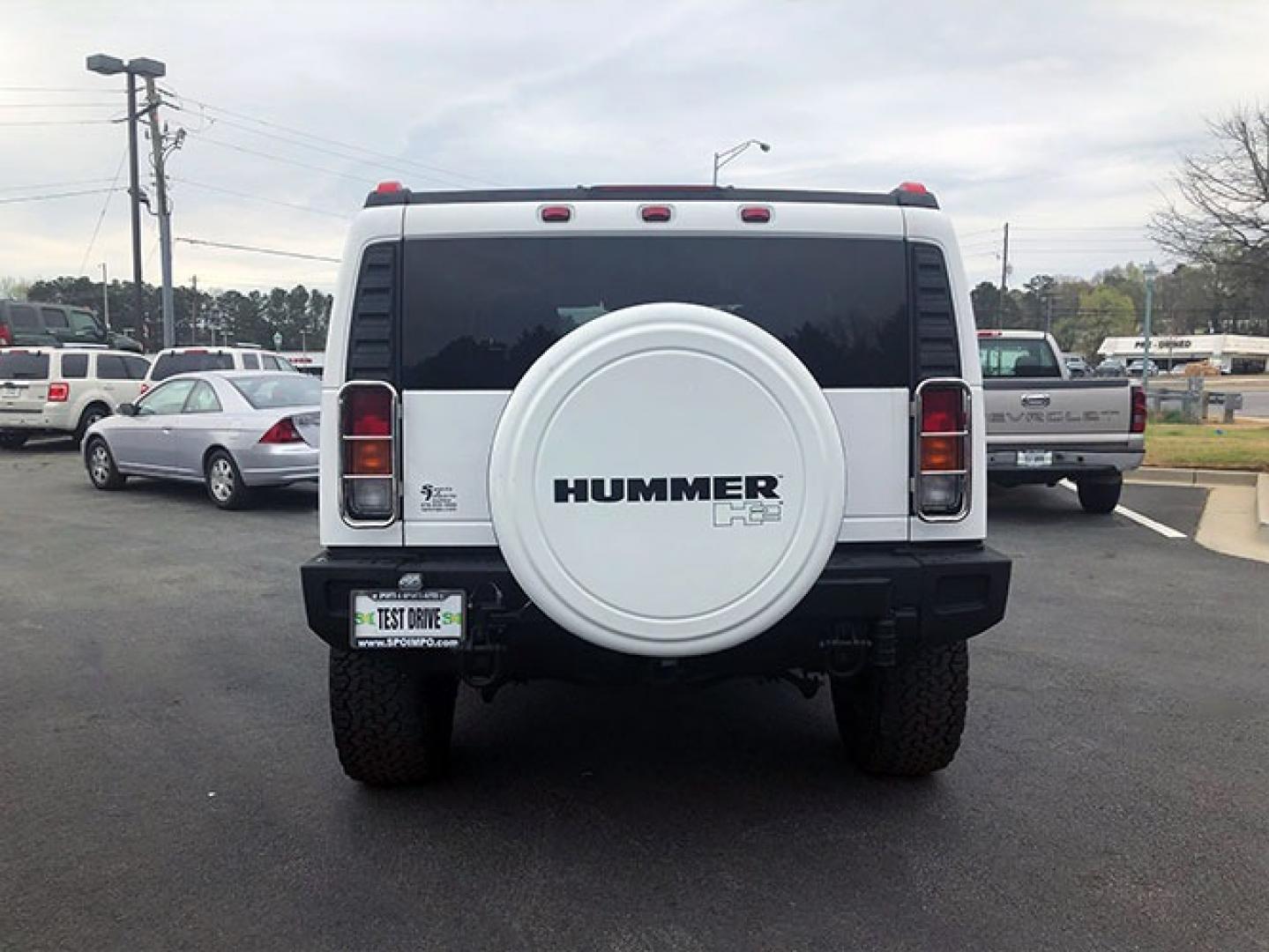 2004 Hummer H2 Sport Utility (5GRGN23U44H) with an 6.0L V8 OHV 16V engine, 4-Speed Automatic Overdrive transmission, located at 7710 Tara Blvd, Jonesboro, GA, 30236, (678) 450-1000, 33.544365, -84.367821 - Photo#5