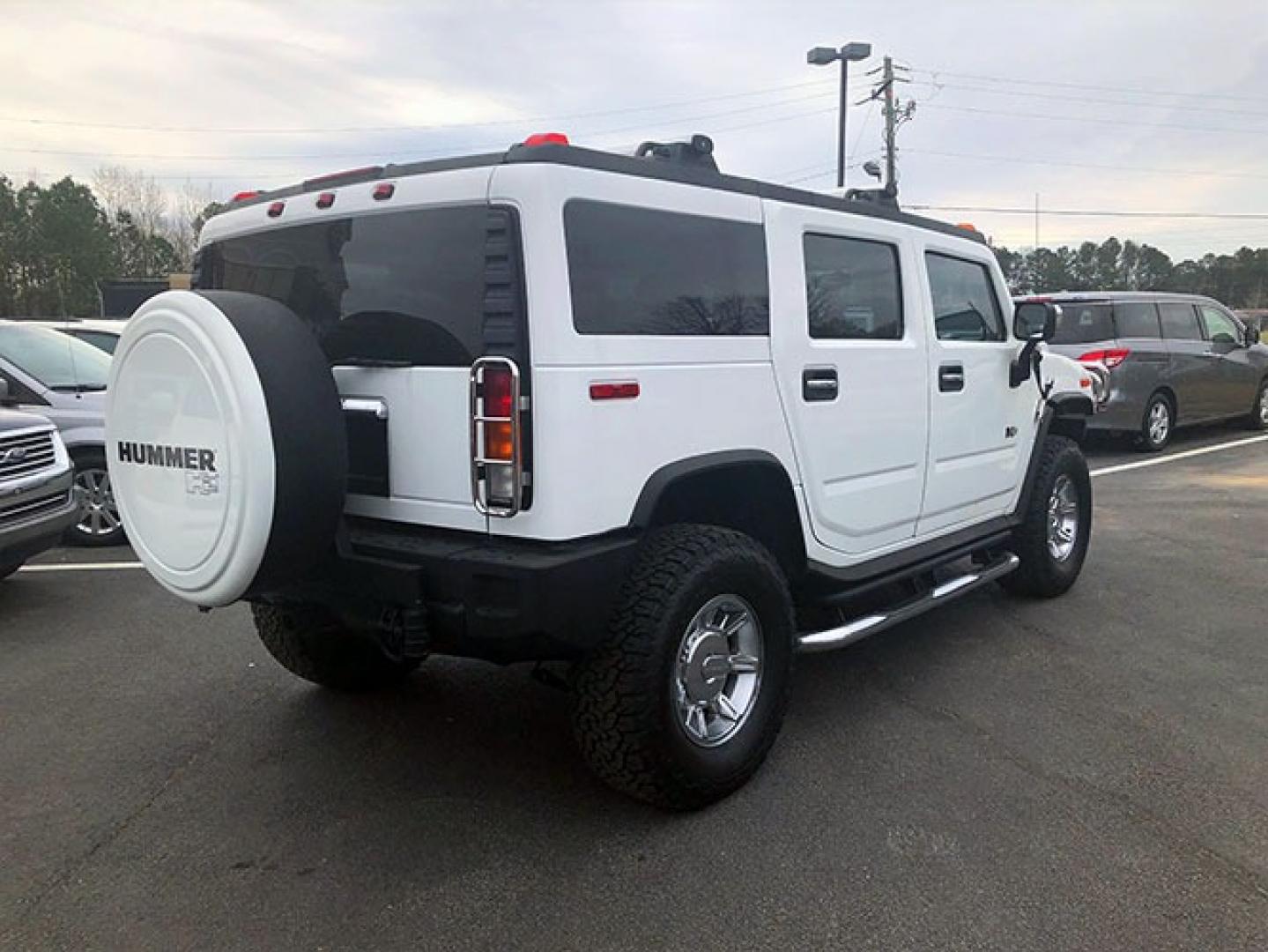 2004 Hummer H2 Sport Utility (5GRGN23U44H) with an 6.0L V8 OHV 16V engine, 4-Speed Automatic Overdrive transmission, located at 7710 Tara Blvd, Jonesboro, GA, 30236, (678) 450-1000, 33.544365, -84.367821 - Photo#6