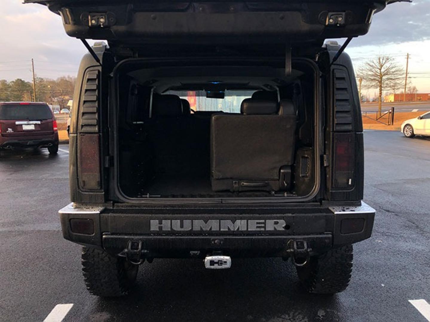 2007 Hummer H2 Adventure (5GRGN23UX7H) with an 6.0L V8 OHV 16V engine, 4-Speed Automatic Overdrive transmission, located at 7710 Tara Blvd, Jonesboro, GA, 30236, (678) 450-1000, 33.544365, -84.367821 - Photo#5