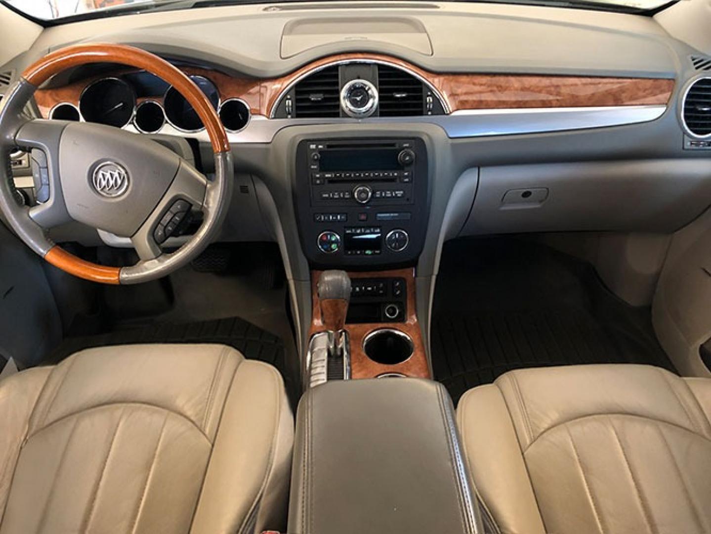 2010 Buick Enclave CXL FWD (5GALRBED5AJ) with an 3.6L V6 DOHC 24V engine, 6-Speed Automatic Overdrive transmission, located at 7710 Tara Blvd, Jonesboro, GA, 30236, (678) 450-1000, 33.544365, -84.367821 - Photo#10