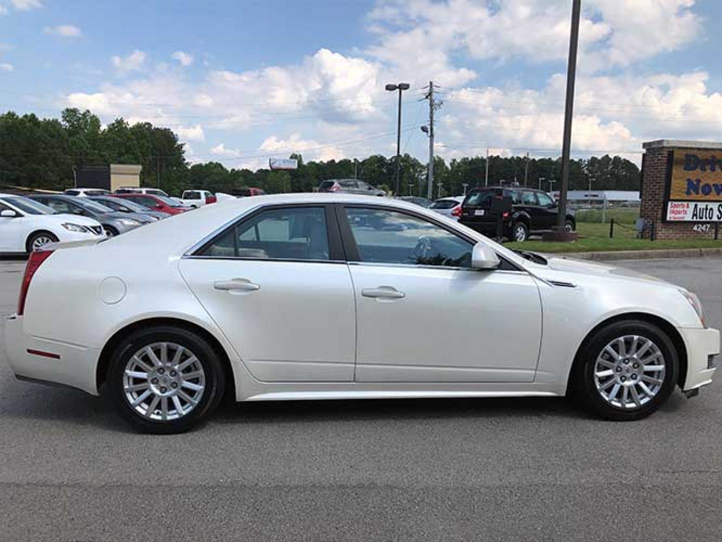 2010 Cadillac CTS 3.0L Luxury (1G6DE5EG8A0) with an 3.0L V6 DOHC 24V engine, located at 7710 Tara Blvd, Jonesboro, GA, 30236, (678) 450-1000, 33.544365, -84.367821 - Photo#4