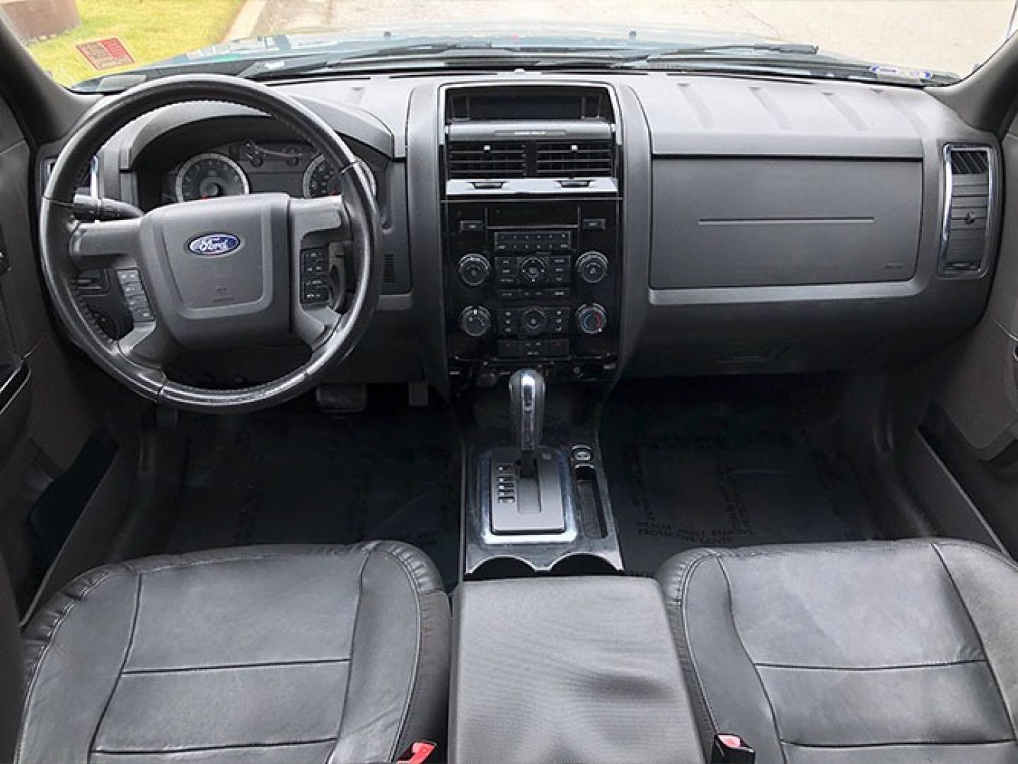 2010 Ford Escape Limited FWD (1FMCU0EG6AK) with an 3.0L V6 DOHC 24V engine, 6-Speed Automatic transmission, located at 7710 Tara Blvd, Jonesboro, GA, 30236, (678) 450-1000, 33.544365, -84.367821 - Photo#10