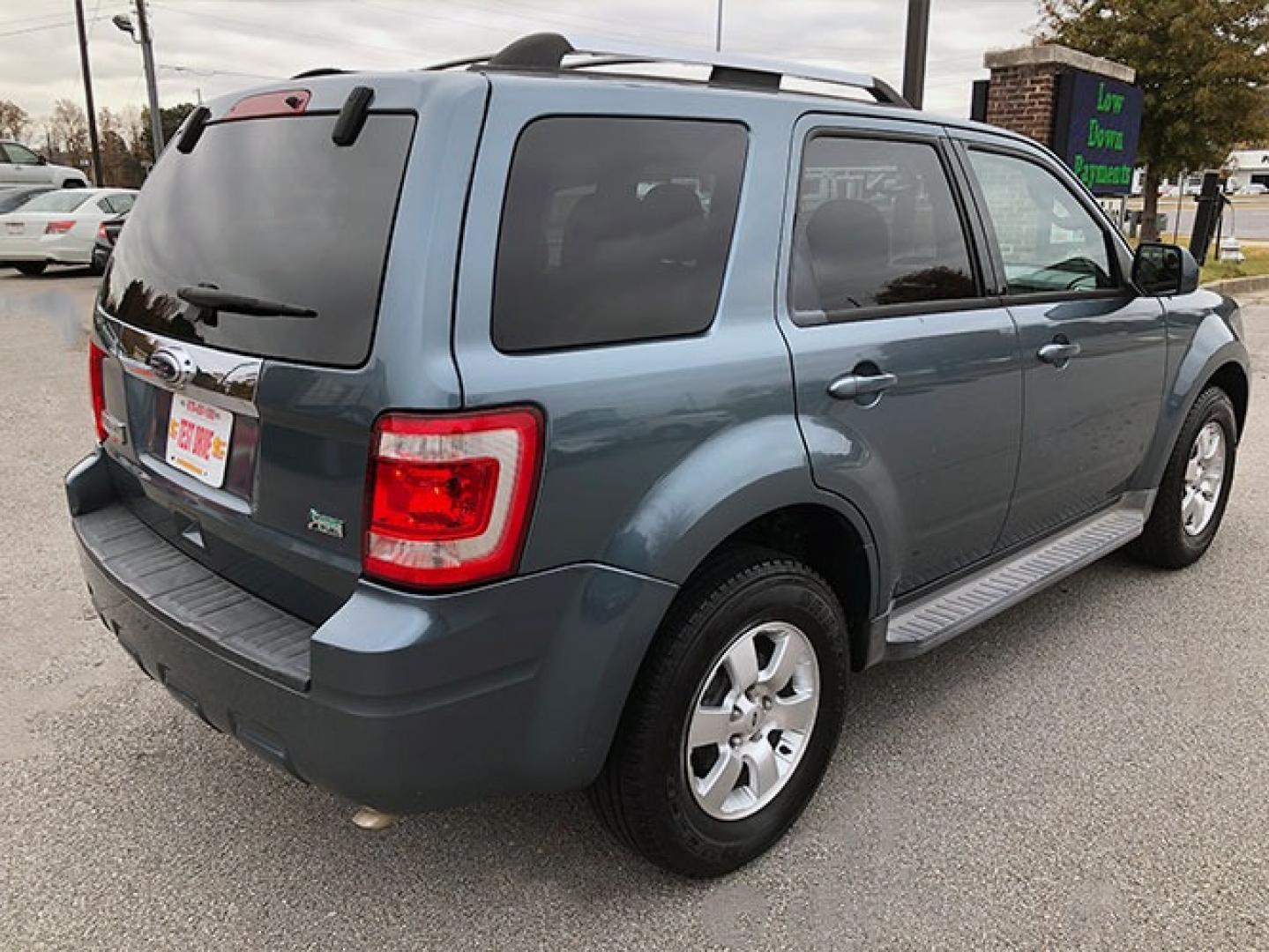 2010 Ford Escape Limited FWD (1FMCU0EG6AK) with an 3.0L V6 DOHC 24V engine, 6-Speed Automatic transmission, located at 7710 Tara Blvd, Jonesboro, GA, 30236, (678) 450-1000, 33.544365, -84.367821 - Photo#7