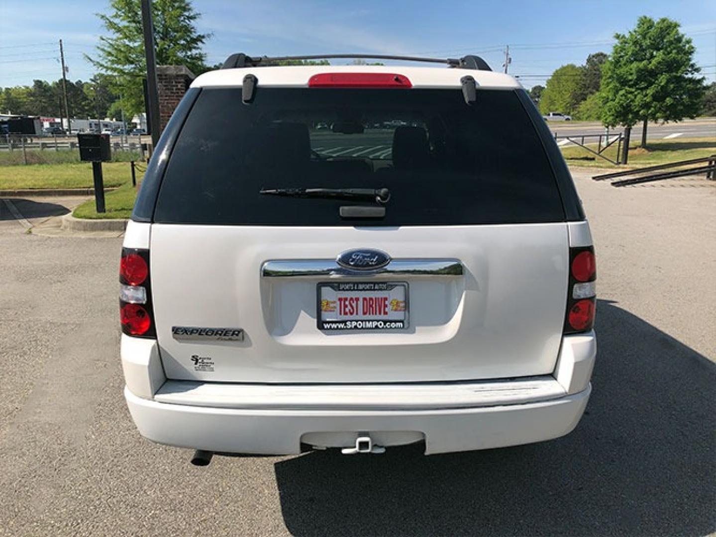 2010 Ford Explorer Eddie Bauer 4.0L 4WD (1FMEU7EE9AU) with an 4.0L V6 SOHC 16V engine, 5-Speed Automatic transmission, located at 7710 Tara Blvd, Jonesboro, GA, 30236, (678) 450-1000, 33.544365, -84.367821 - Photo#5