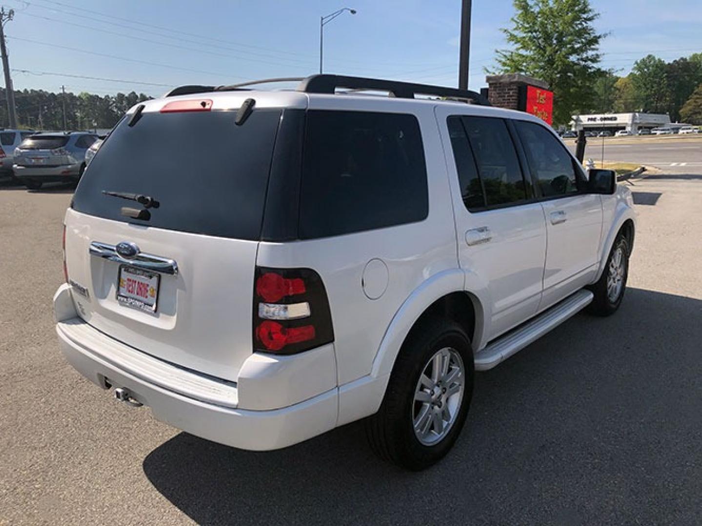 2010 Ford Explorer Eddie Bauer 4.0L 4WD (1FMEU7EE9AU) with an 4.0L V6 SOHC 16V engine, 5-Speed Automatic transmission, located at 7710 Tara Blvd, Jonesboro, GA, 30236, (678) 450-1000, 33.544365, -84.367821 - Photo#7