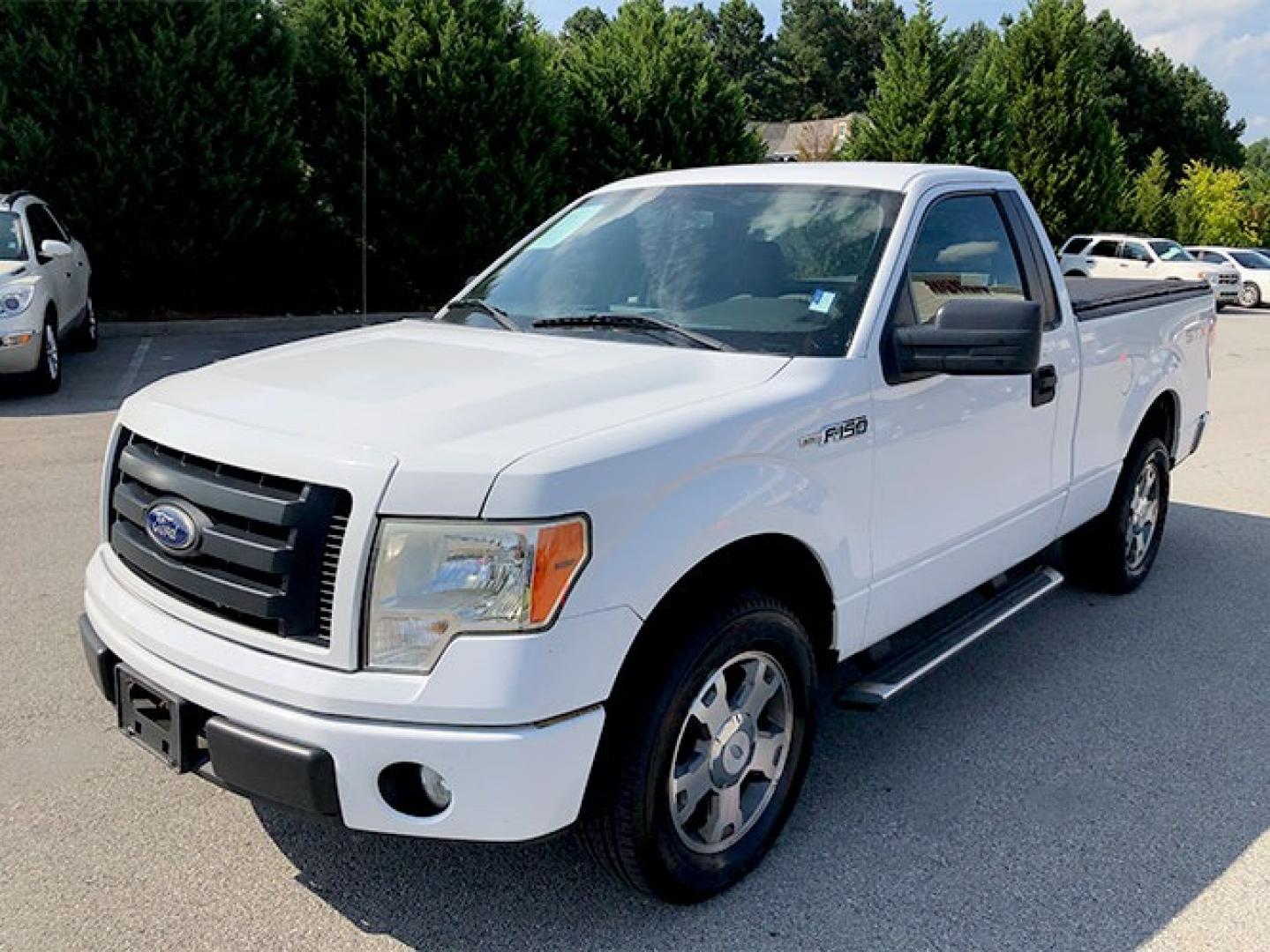 2010 Ford F-150 STX 6.5-ft. Bed 2WD (1FTMF1CW3AF) with an 4.6L V8 SOHC 24V engine, 4-Speed Automatic transmission, located at 7710 Tara Blvd, Jonesboro, GA, 30236, (678) 450-1000, 33.544365, -84.367821 - Photo#2