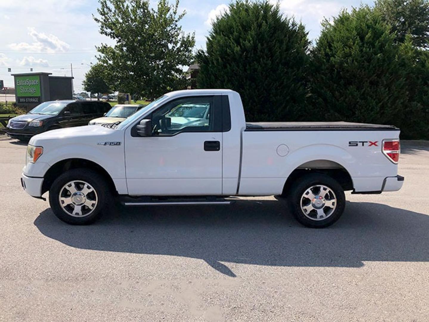 2010 Ford F-150 STX 6.5-ft. Bed 2WD (1FTMF1CW3AF) with an 4.6L V8 SOHC 24V engine, 4-Speed Automatic transmission, located at 7710 Tara Blvd, Jonesboro, GA, 30236, (678) 450-1000, 33.544365, -84.367821 - Photo#3