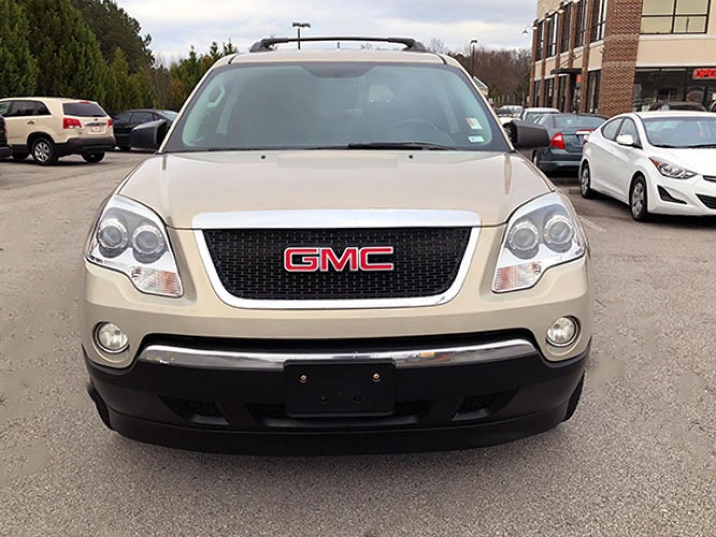 2010 GMC Acadia SLE AWD (1GKLRLED5AJ) with an 3.6L V6 DOHC 24V engine, 6-Speed Automatic Overdrive transmission, located at 7710 Tara Blvd, Jonesboro, GA, 30236, (678) 450-1000, 33.544365, -84.367821 - Photo#1