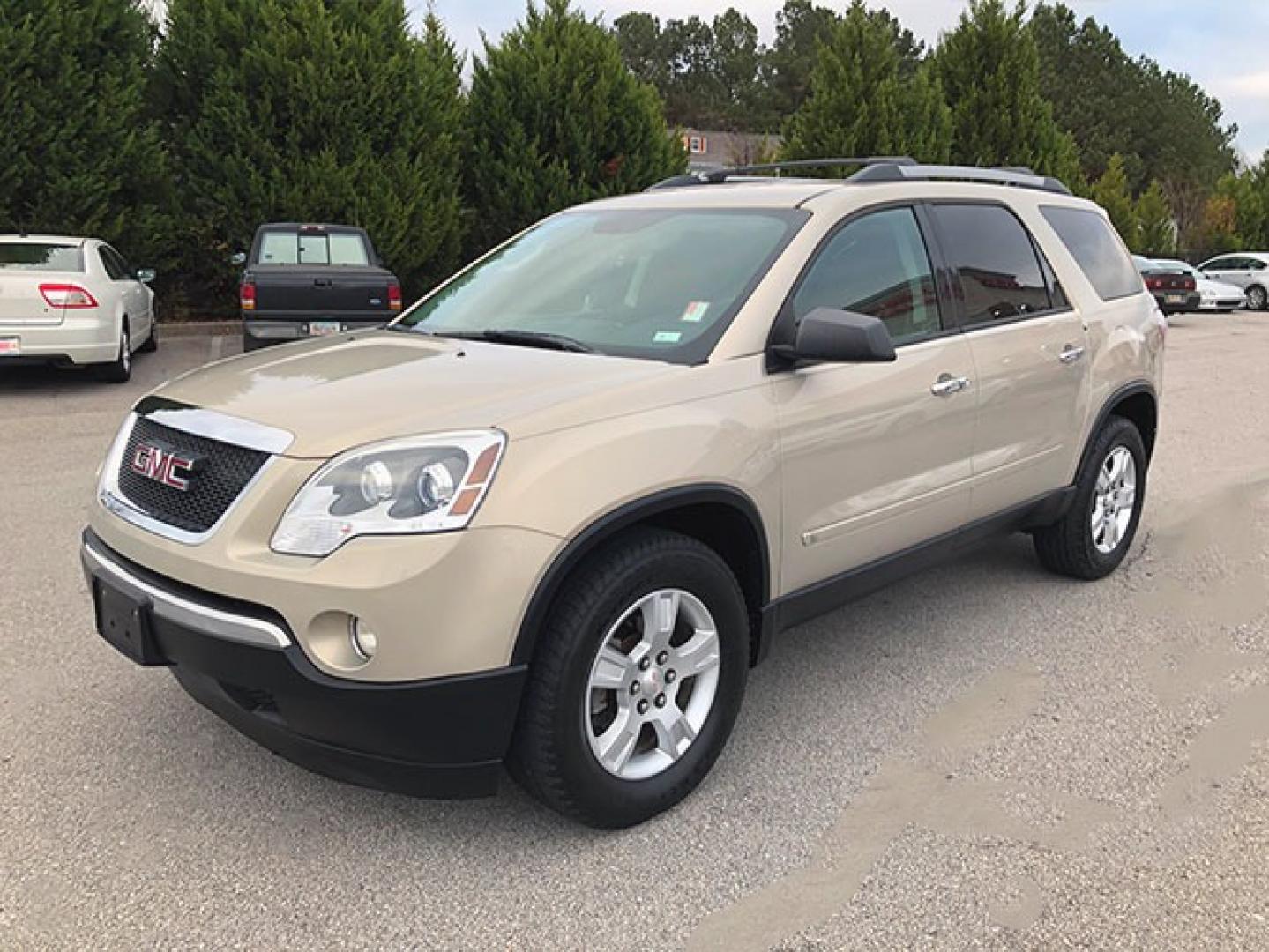 2010 GMC Acadia SLE AWD (1GKLRLED5AJ) with an 3.6L V6 DOHC 24V engine, 6-Speed Automatic Overdrive transmission, located at 7710 Tara Blvd, Jonesboro, GA, 30236, (678) 450-1000, 33.544365, -84.367821 - Photo#2