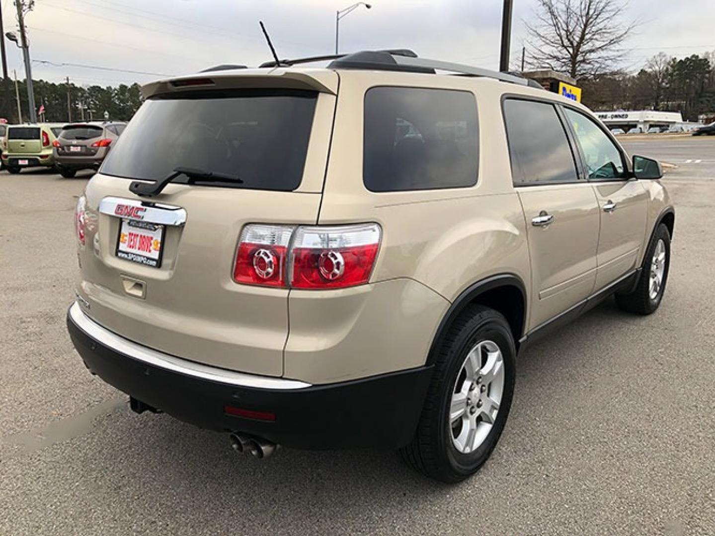 2010 GMC Acadia SLE AWD (1GKLRLED5AJ) with an 3.6L V6 DOHC 24V engine, 6-Speed Automatic Overdrive transmission, located at 7710 Tara Blvd, Jonesboro, GA, 30236, (678) 450-1000, 33.544365, -84.367821 - Photo#7