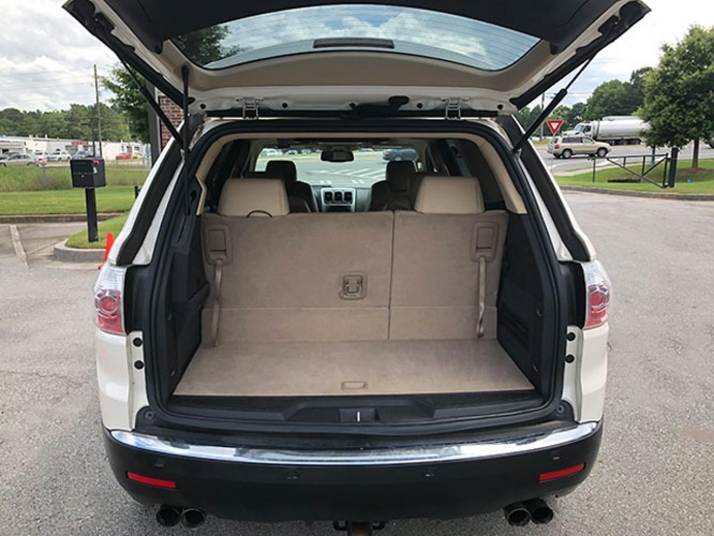 2010 GMC Acadia SLT-1 AWD (1GKLRMED2AJ) with an 3.6L V6 DOHC 24V engine, 6-Speed Automatic transmission, located at 7710 Tara Blvd, Jonesboro, GA, 30236, (678) 450-1000, 33.544365, -84.367821 - Photo#6