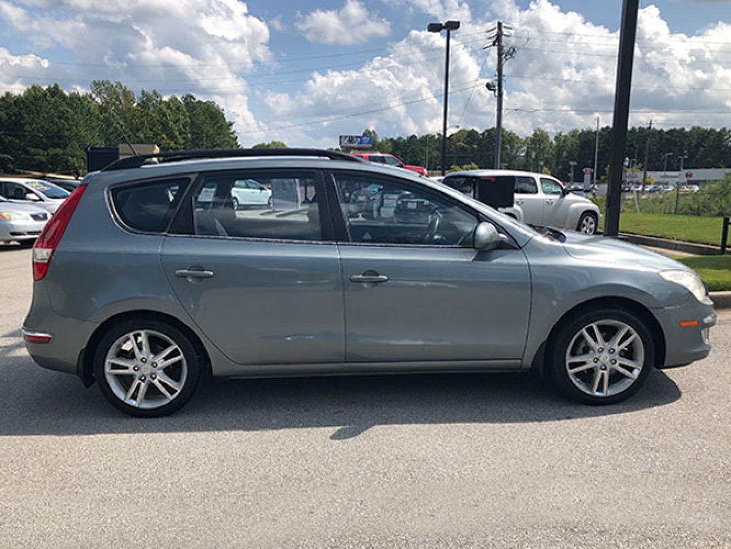 2010 Hyundai Elantra Touring GLS Automatic (KMHDC8AE0AU) with an 2.0L L4 DOHC 16V engine, 4-Speed Automatic transmission, located at 7710 Tara Blvd, Jonesboro, GA, 30236, (678) 450-1000, 33.544365, -84.367821 - Photo#8