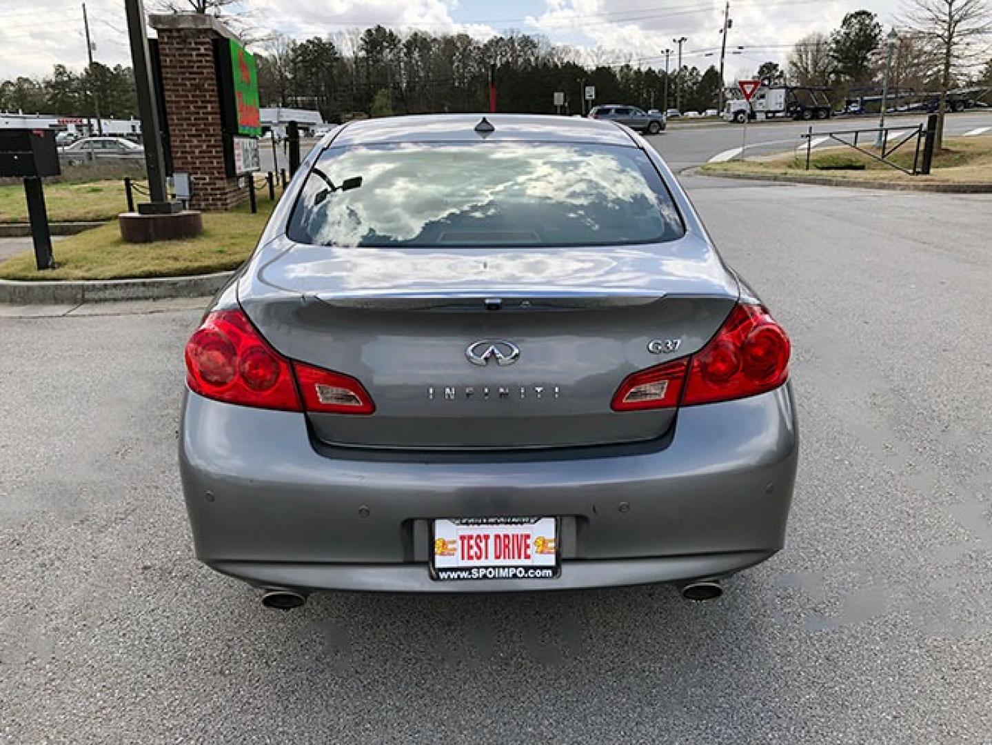 2010 Infiniti G Sedan G37 (JN1CV6AP1AM) with an 3.7L V6 DOHC 24V engine, 5-Speed Automatic transmission, located at 7710 Tara Blvd, Jonesboro, GA, 30236, (678) 450-1000, 33.544365, -84.367821 - Photo#5