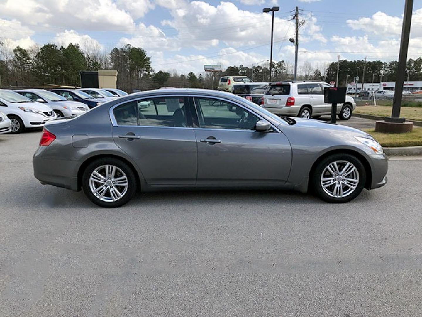 2010 Infiniti G Sedan G37 (JN1CV6AP1AM) with an 3.7L V6 DOHC 24V engine, 5-Speed Automatic transmission, located at 7710 Tara Blvd, Jonesboro, GA, 30236, (678) 450-1000, 33.544365, -84.367821 - Photo#7