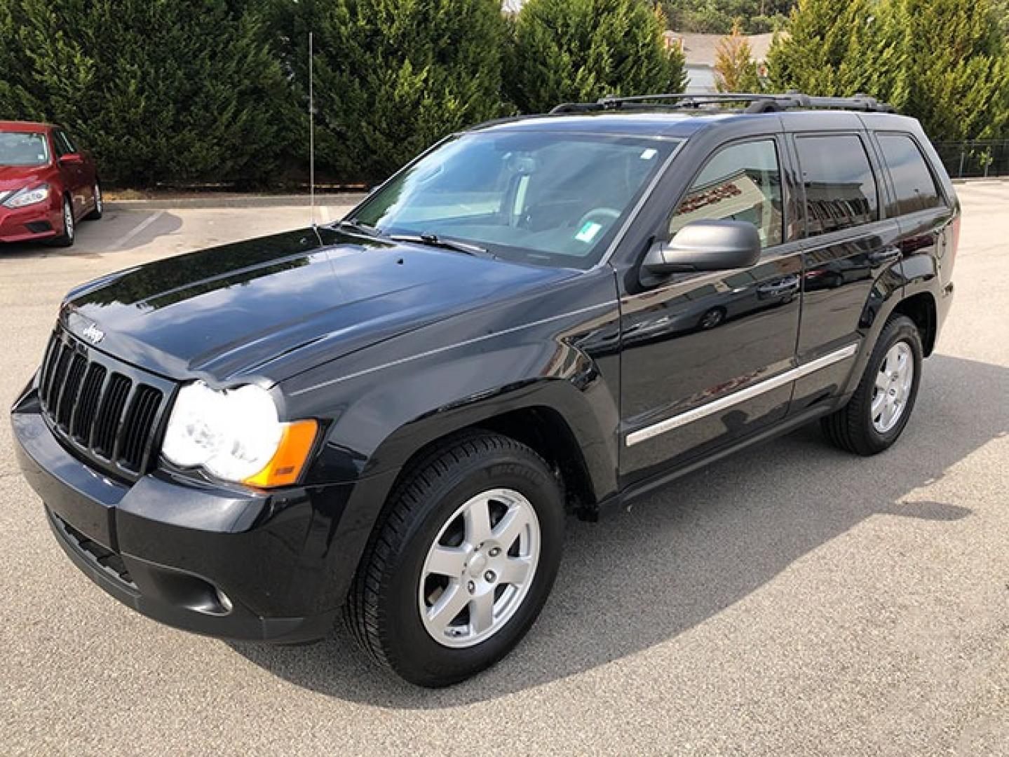 2010 Jeep Grand Cherokee Laredo 4WD (1J4PR4GK1AC) with an 3.7L V6 SOHC 12V engine, 5-Speed Automatic transmission, located at 7710 Tara Blvd, Jonesboro, GA, 30236, (678) 450-1000, 33.544365, -84.367821 - Photo#2