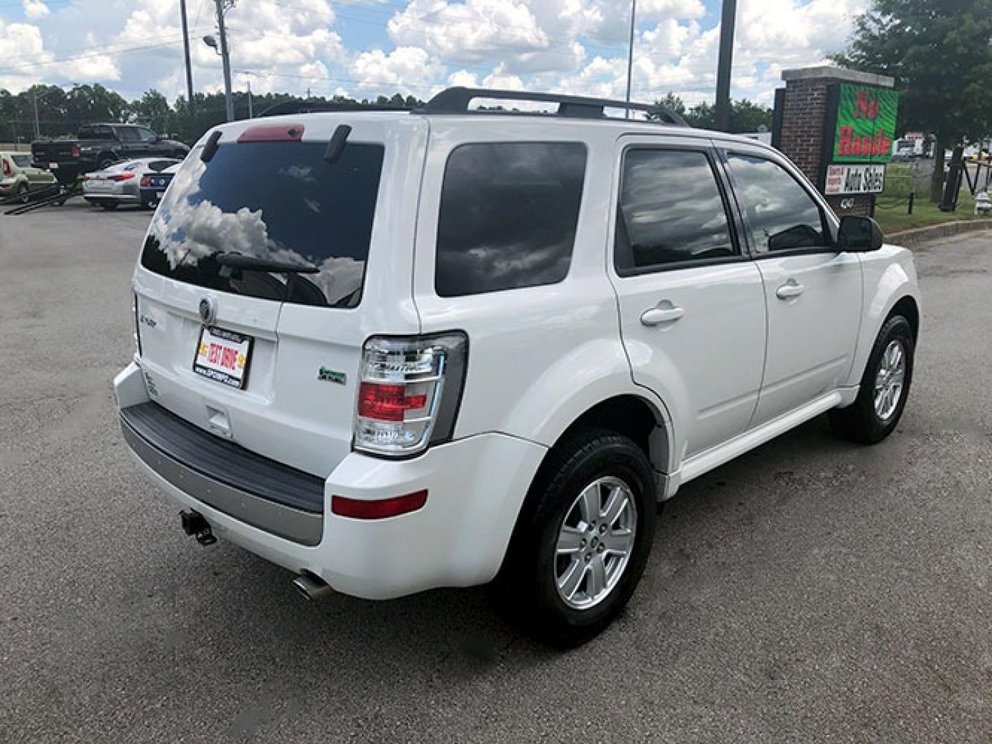 2010 Mercury Mariner V6 2WD (4M2CN8BG4AK) with an 3.0L V6 engine, 6-Speed Automatic transmission, located at 7710 Tara Blvd, Jonesboro, GA, 30236, (678) 450-1000, 33.544365, -84.367821 - Photo#7