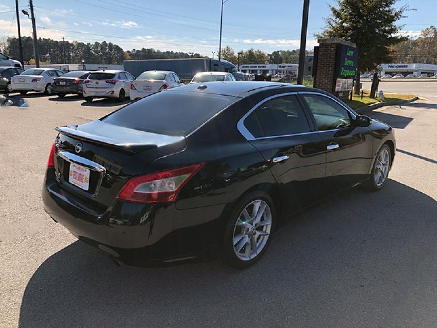 2010 Nissan Maxima S (1N4AA5AP6AC) with an 3.5L V6 DOHC 24V engine, CVT transmission, located at 7710 Tara Blvd, Jonesboro, GA, 30236, (678) 450-1000, 33.544365, -84.367821 - Photo#6