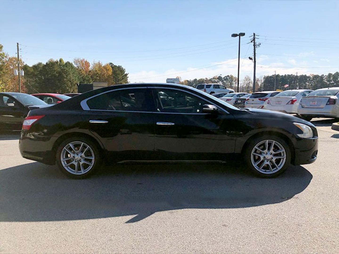 2010 Nissan Maxima S (1N4AA5AP6AC) with an 3.5L V6 DOHC 24V engine, CVT transmission, located at 7710 Tara Blvd, Jonesboro, GA, 30236, (678) 450-1000, 33.544365, -84.367821 - Photo#7