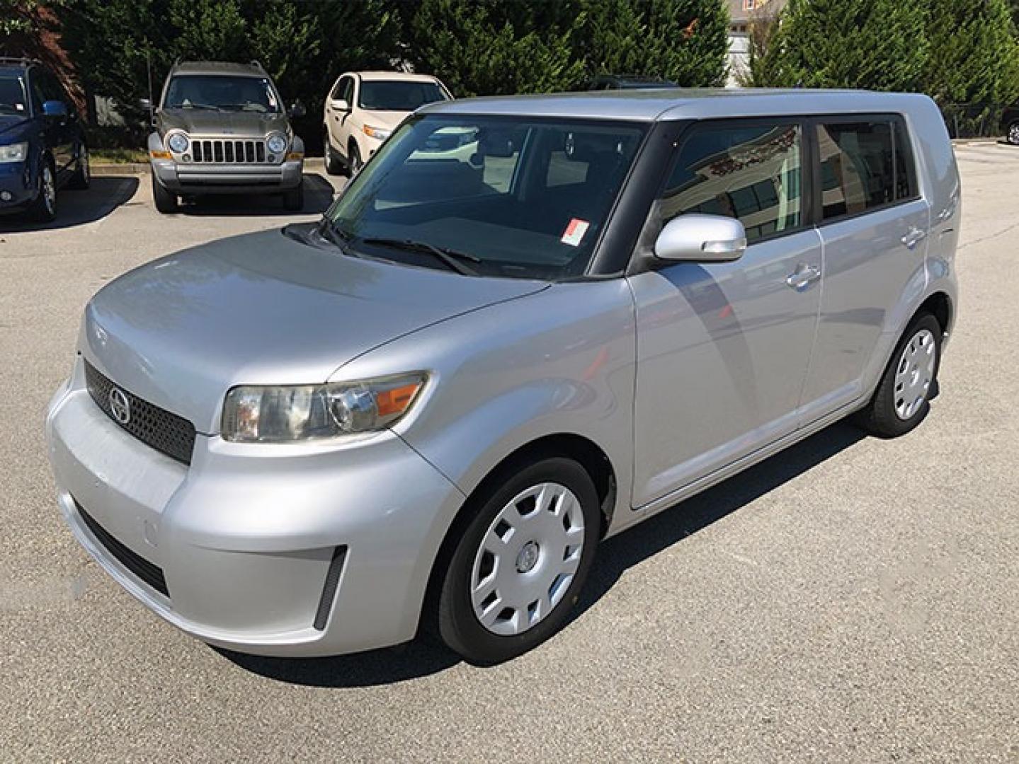 2010 Scion xB 5-Door Wagon 4-Spd AT (JTLZE4FE4A1) with an 2.4L L4 DOHC 16V engine, 4-Speed Automatic transmission, located at 7710 Tara Blvd, Jonesboro, GA, 30236, (678) 450-1000, 33.544365, -84.367821 - Photo#2