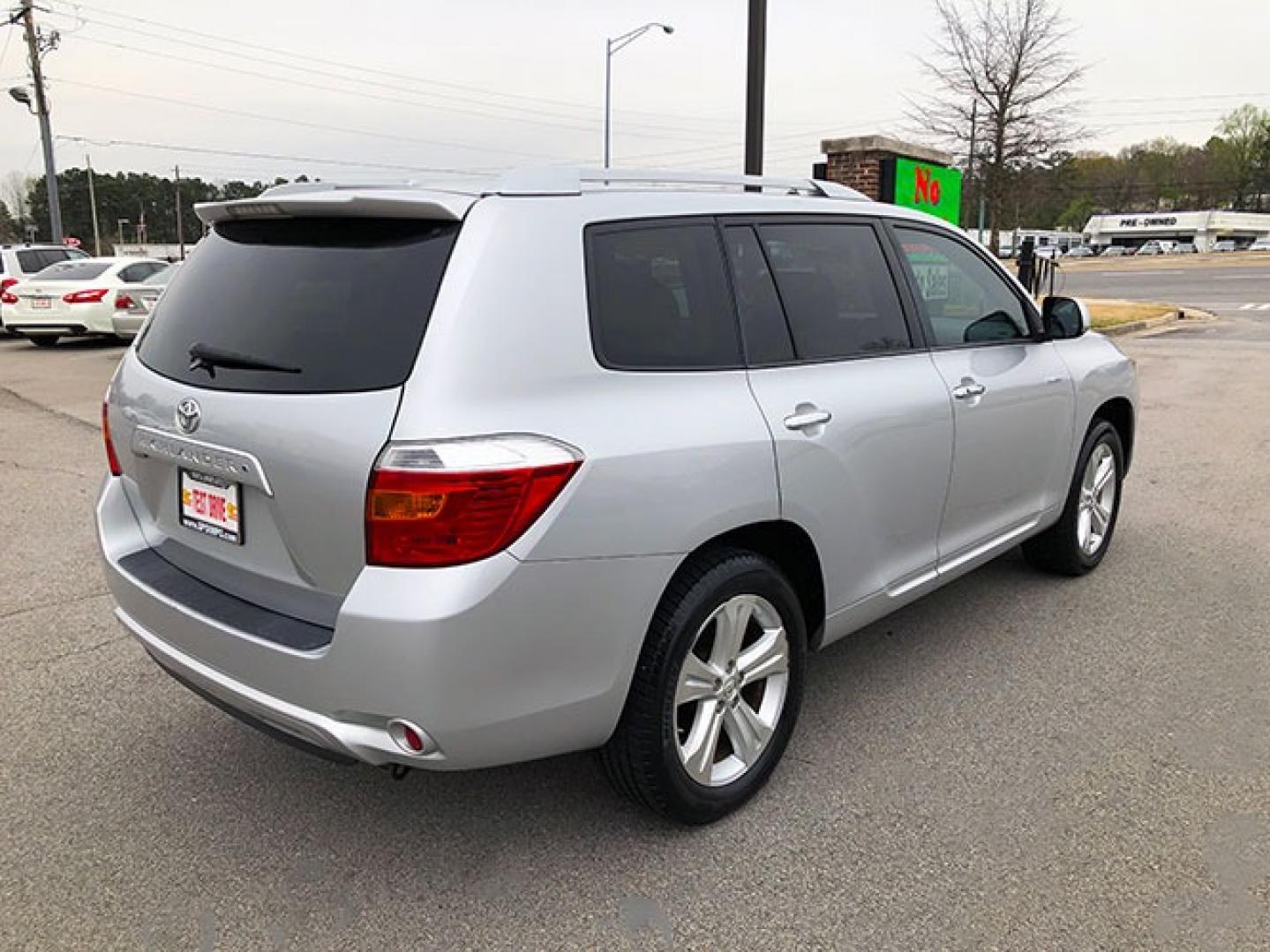 2010 Toyota Highlander Limited 2WD (JTEYK3EH6A2) with an 3.5L V6 DOHC 24V engine, 5-Speed Automatic transmission, located at 7710 Tara Blvd, Jonesboro, GA, 30236, (678) 450-1000, 33.544365, -84.367821 - Photo#7