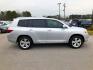 2010 Toyota Highlander Limited 2WD (JTEYK3EH6A2) with an 3.5L V6 DOHC 24V engine, 5-Speed Automatic transmission, located at 7710 Tara Blvd, Jonesboro, GA, 30236, (678) 450-1000, 33.544365, -84.367821 - Photo#8