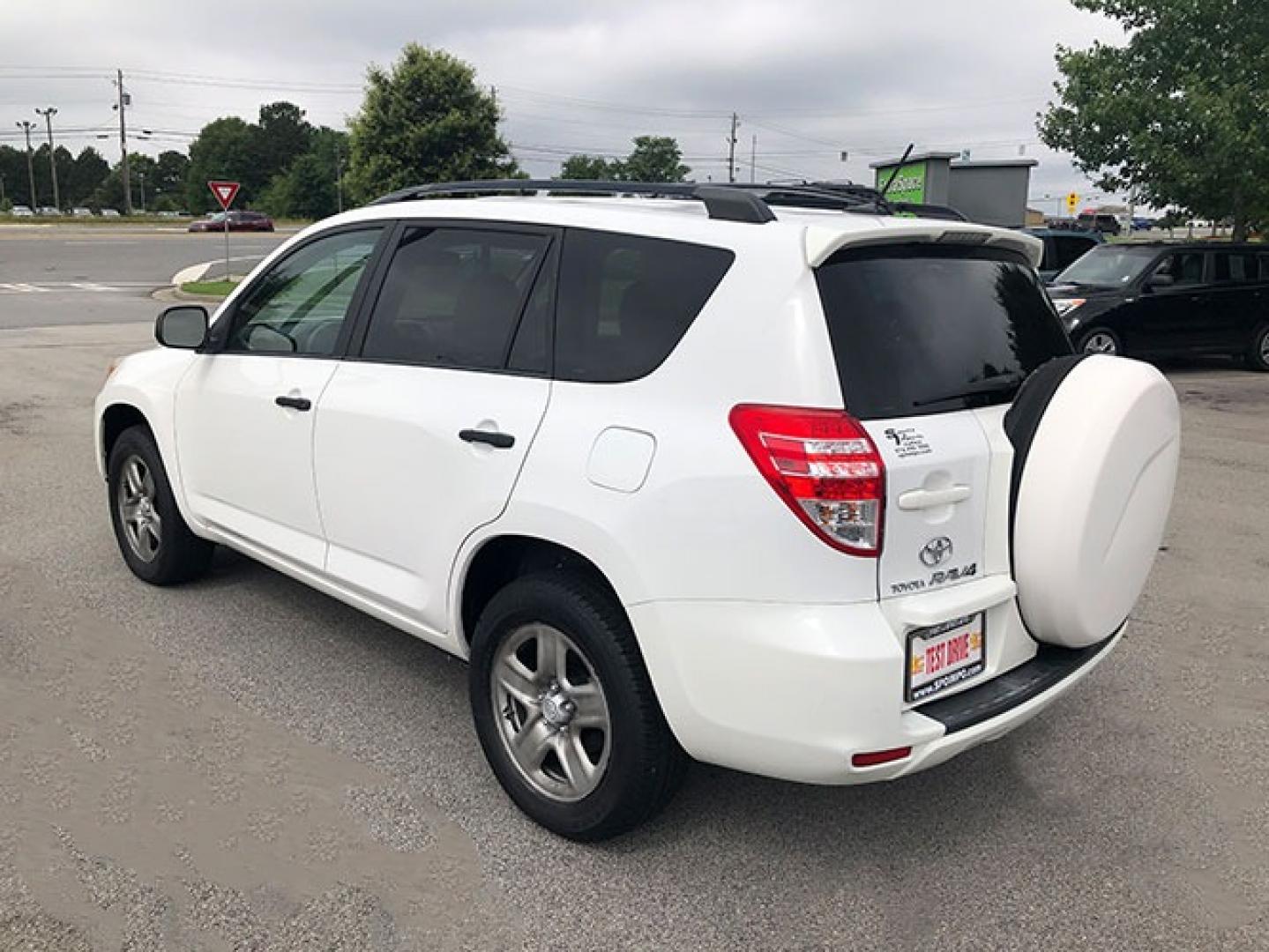 2010 Toyota RAV4 Base I4 4WD (2T3BF4DV1AW) with an 2.4L L4 DOHC 16V engine, 4-Speed Automatic transmission, located at 7710 Tara Blvd, Jonesboro, GA, 30236, (678) 450-1000, 33.544365, -84.367821 - Photo#4