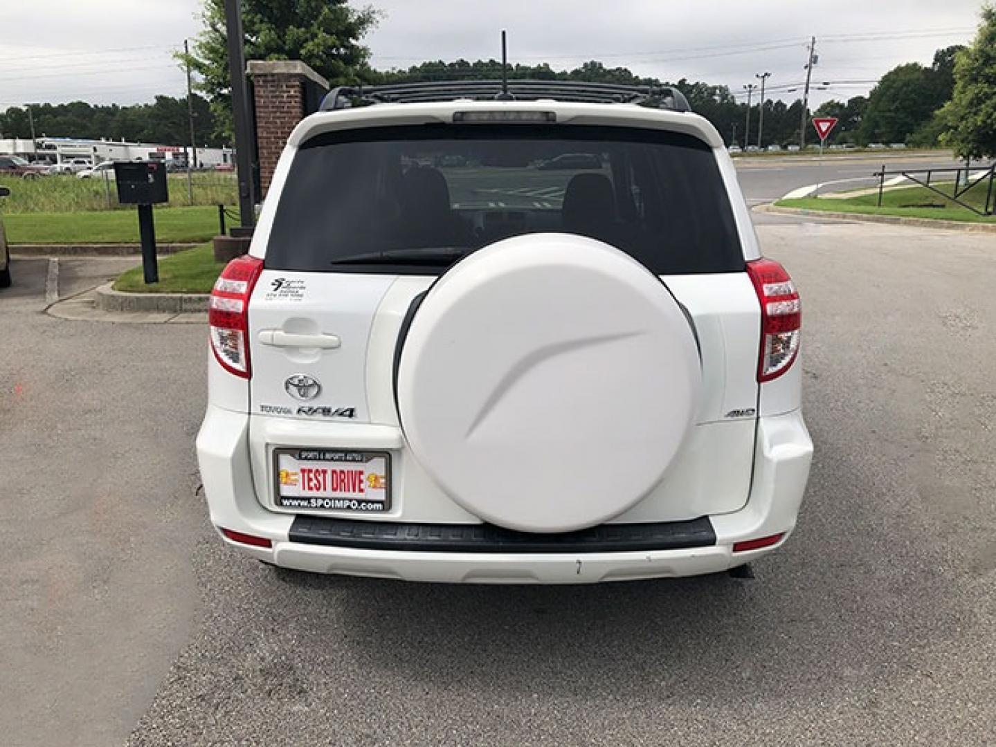 2010 Toyota RAV4 Base I4 4WD (2T3BF4DV1AW) with an 2.4L L4 DOHC 16V engine, 4-Speed Automatic transmission, located at 7710 Tara Blvd, Jonesboro, GA, 30236, (678) 450-1000, 33.544365, -84.367821 - Photo#5