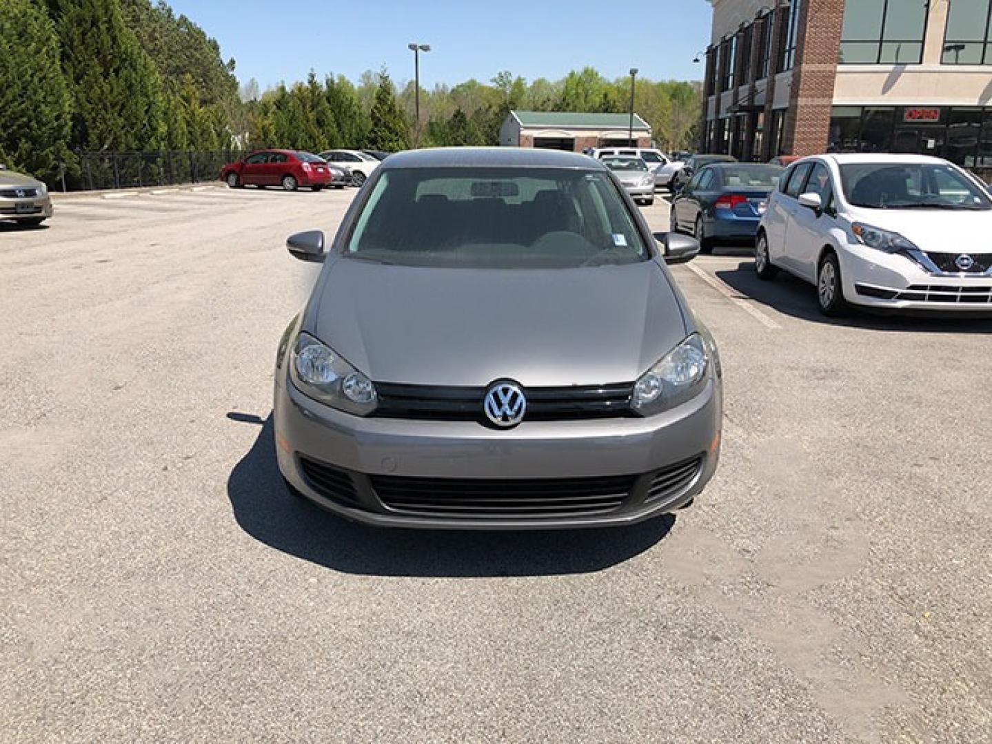 2010 Volkswagen Golf 2.5L 4-Door (WVWDA7AJXAW) with an 2.5L L5 DOHC 20V engine, 6-Speed Automatic transmission, located at 7710 Tara Blvd, Jonesboro, GA, 30236, (678) 450-1000, 33.544365, -84.367821 - Photo#1