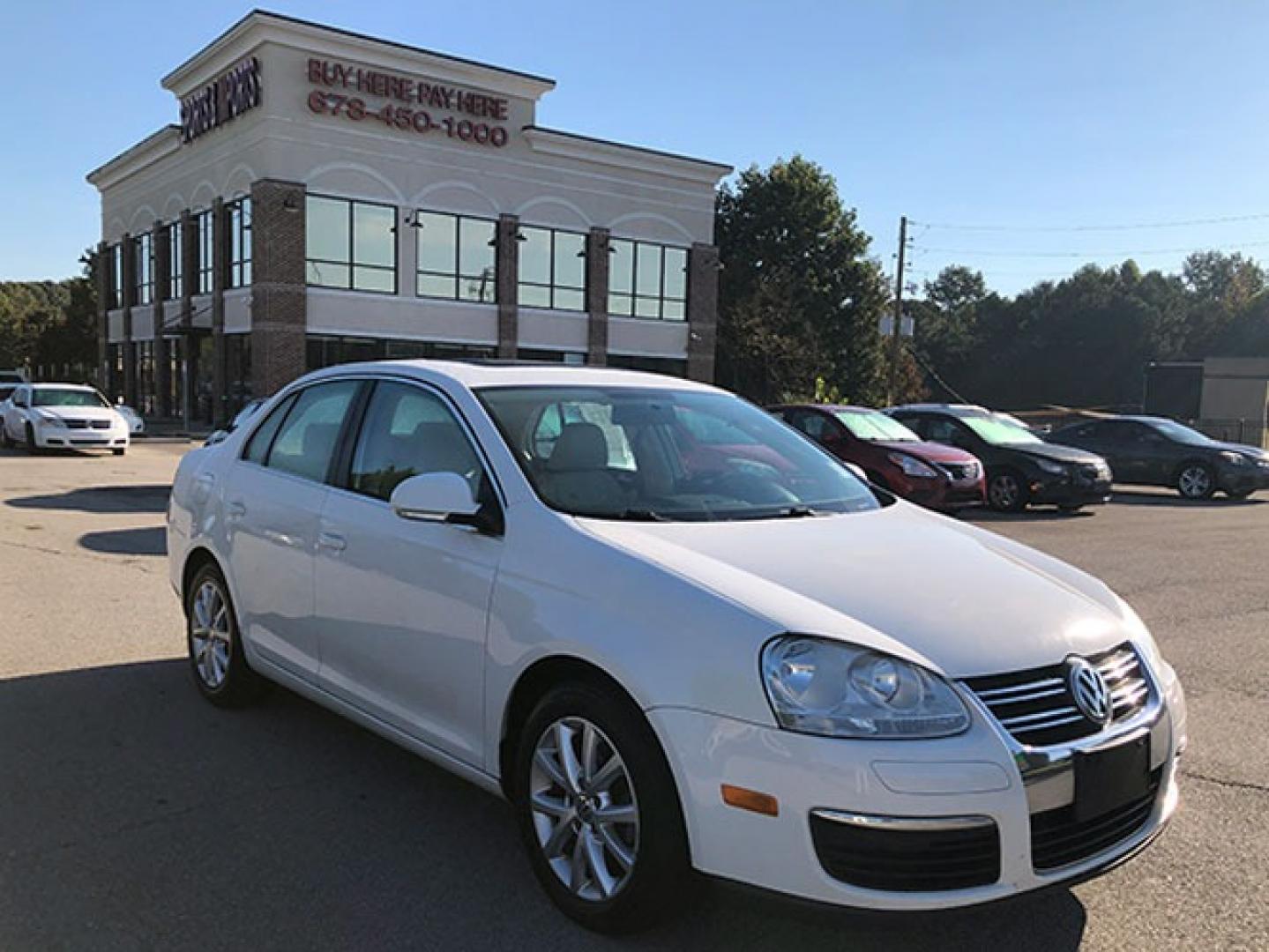 2010 Volkswagen Jetta SE PZEV (3VWRZ7AJ2AM) with an 2.5L L5 DOHC 20V engine, located at 620 Jesse Jewell Pkwy, Gainesville, GA, 30501, (678) 450-1000, 34.305923, -83.809784 - Photo#0