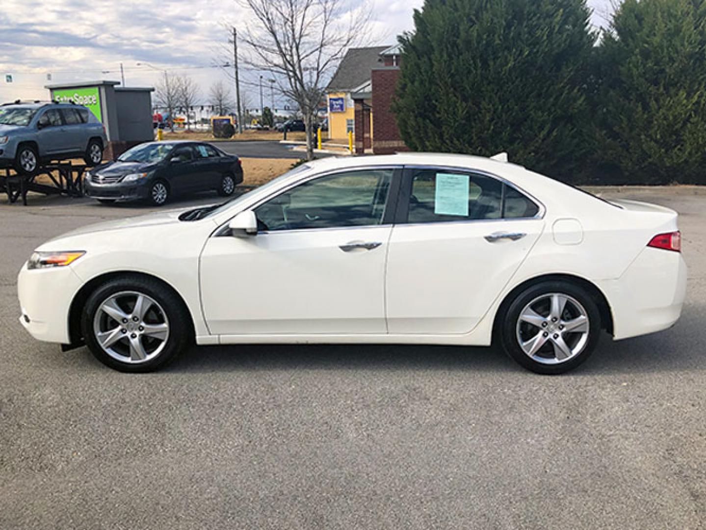 2011 Acura TSX 5-Speed AT with Tech Package (JH4CU2F68BC) with an 2.4L L4 DOHC 16V engine, 5-Speed Automatic transmission, located at 7710 Tara Blvd, Jonesboro, GA, 30236, (678) 450-1000, 33.544365, -84.367821 - Photo#3