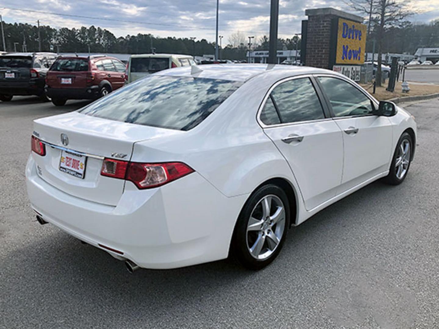 2011 Acura TSX 5-Speed AT with Tech Package (JH4CU2F68BC) with an 2.4L L4 DOHC 16V engine, 5-Speed Automatic transmission, located at 7710 Tara Blvd, Jonesboro, GA, 30236, (678) 450-1000, 33.544365, -84.367821 - Photo#6