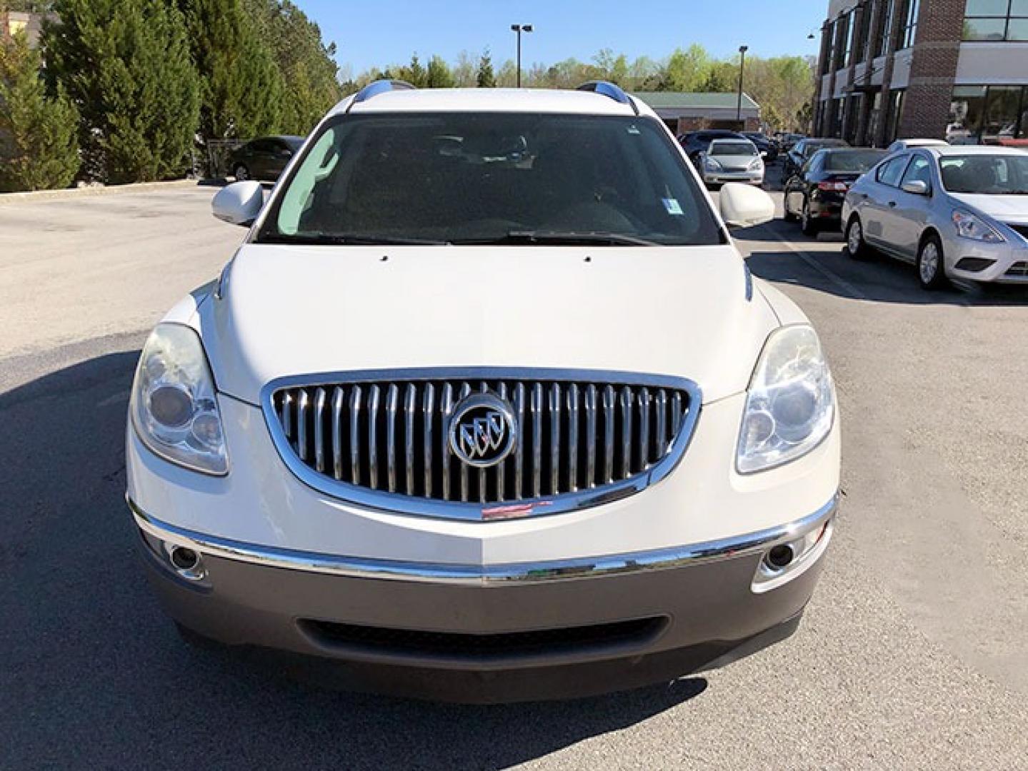 2011 Buick Enclave CX AWD (5GAKVAED7BJ) with an 3.6L V6 DOHC 24V engine, 6-Speed Automatic Overdrive transmission, located at 620 Jesse Jewell Pkwy, Gainesville, GA, 30501, (678) 450-1000, 34.305923, -83.809784 - Photo#1