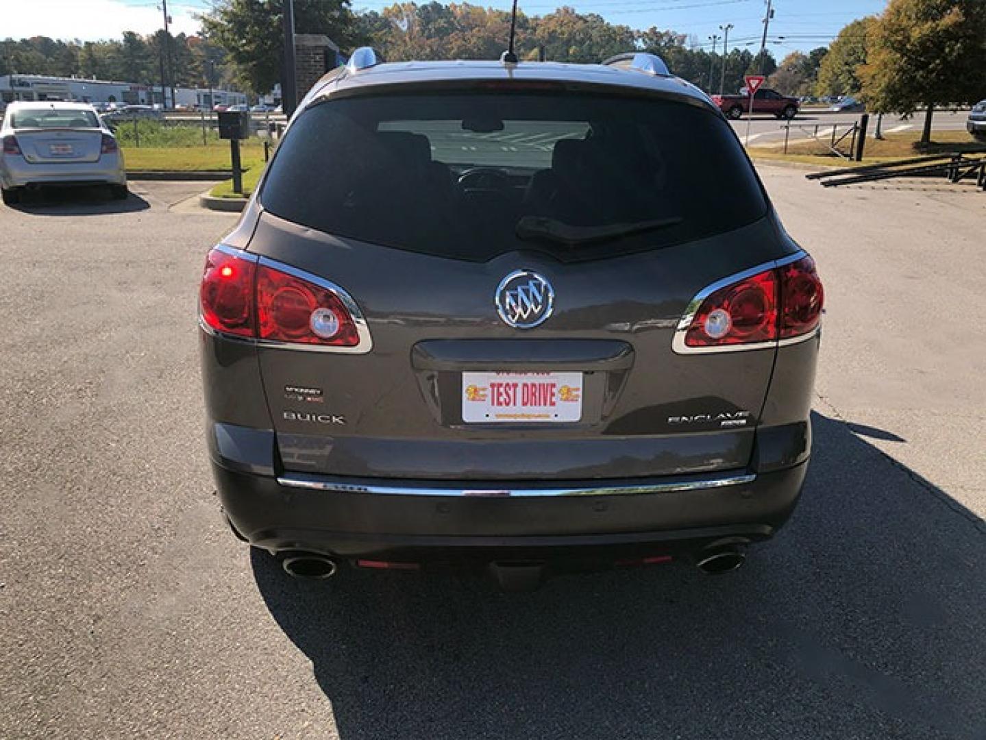 2011 Buick Enclave CXL-1 FWD (5GAKRBED6BJ) with an 3.6L V6 DOHC 24V engine, 6-Speed Automatic Overdrive transmission, located at 7710 Tara Blvd, Jonesboro, GA, 30236, (678) 450-1000, 33.544365, -84.367821 - Photo#5