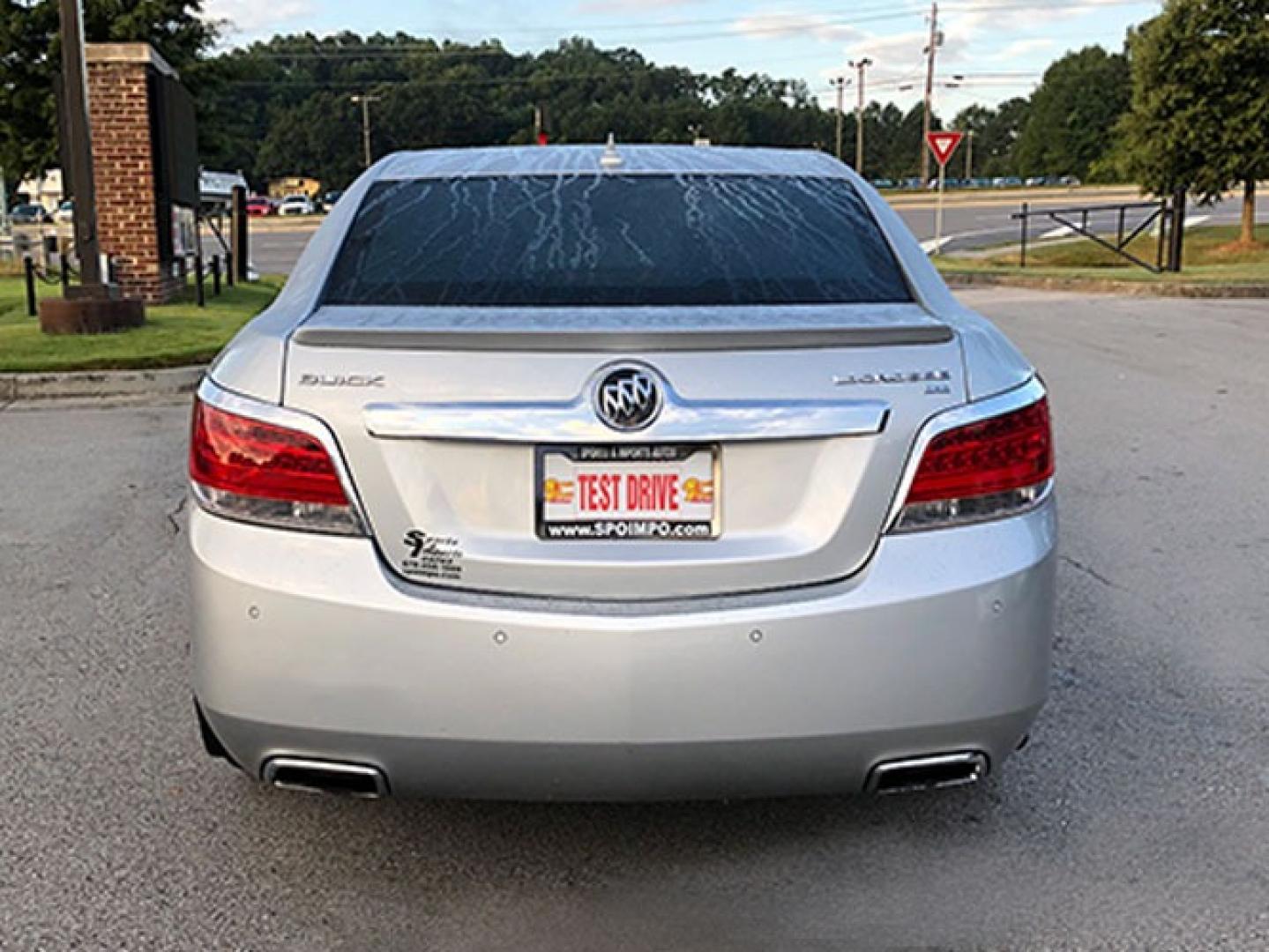 2011 Buick LaCrosse CXS (1G4GE5GD3BF) with an 3.6L V6 DOHC 24V engine, 6-Speed Automatic Overdrive transmission, located at 620 Jesse Jewell Pkwy, Gainesville, GA, 30501, (678) 450-1000, 34.305923, -83.809784 - Photo#3