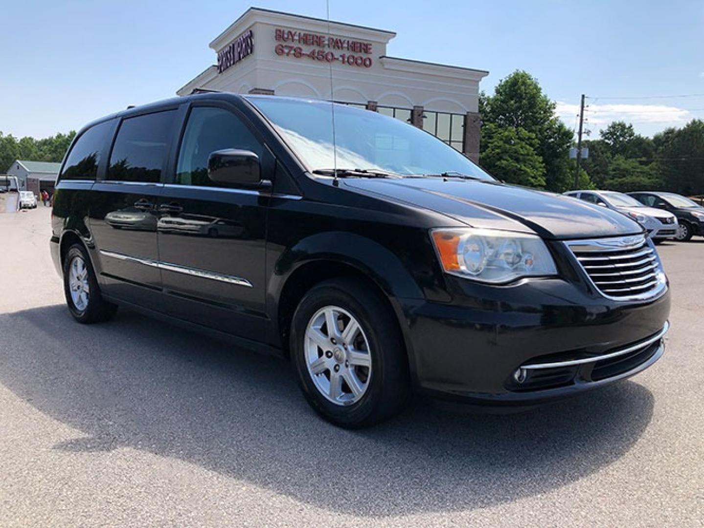 2011 Chrysler Town and Country Touring (2A4RR5DGXBR) with an 3.6L V6 DOHC 24V engine, 6-Speed Automatic transmission, located at 7710 Tara Blvd, Jonesboro, GA, 30236, (678) 450-1000, 33.544365, -84.367821 - Photo#0