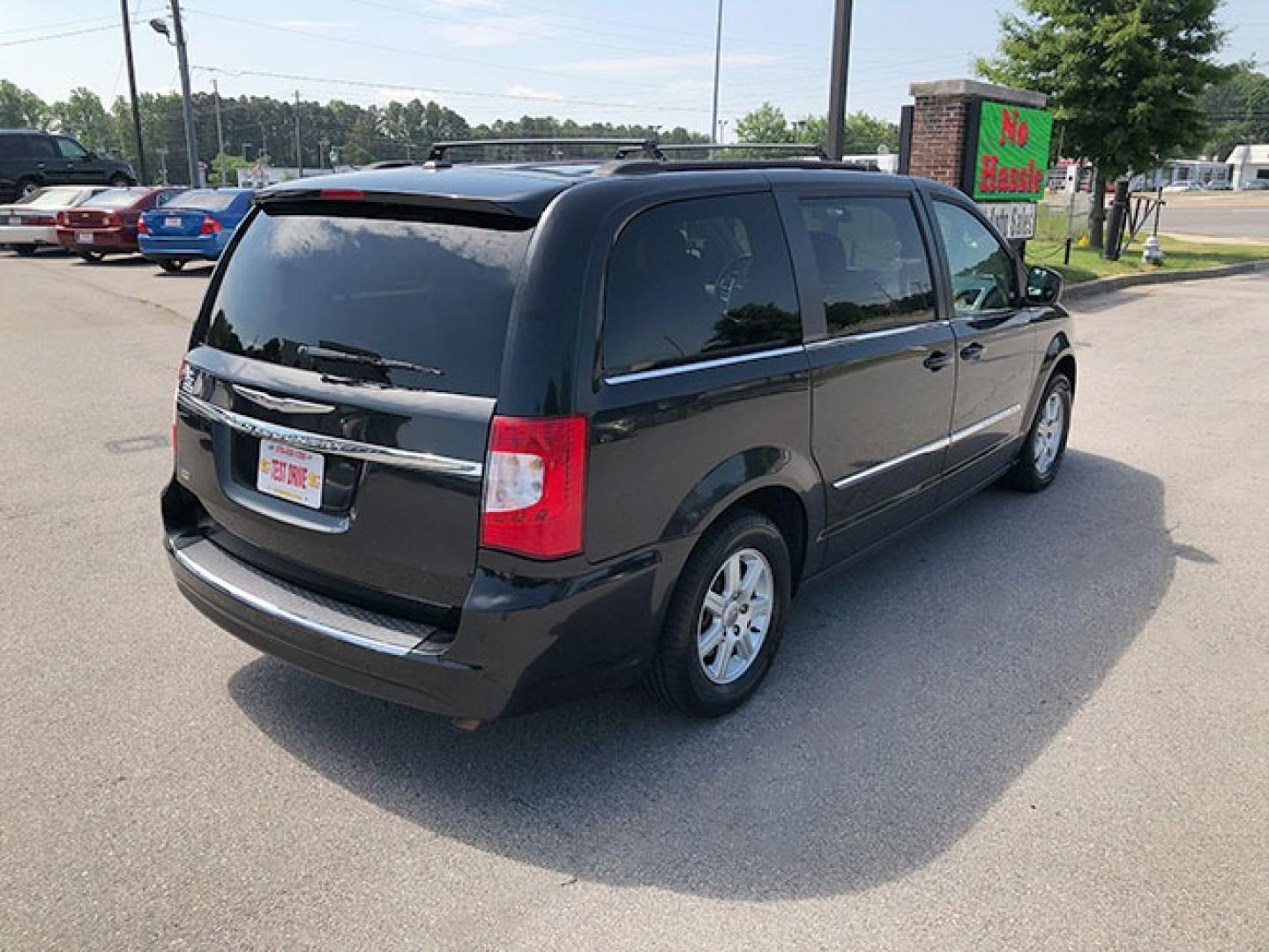 2011 Chrysler Town and Country Touring (2A4RR5DGXBR) with an 3.6L V6 DOHC 24V engine, 6-Speed Automatic transmission, located at 7710 Tara Blvd, Jonesboro, GA, 30236, (678) 450-1000, 33.544365, -84.367821 - Photo#7