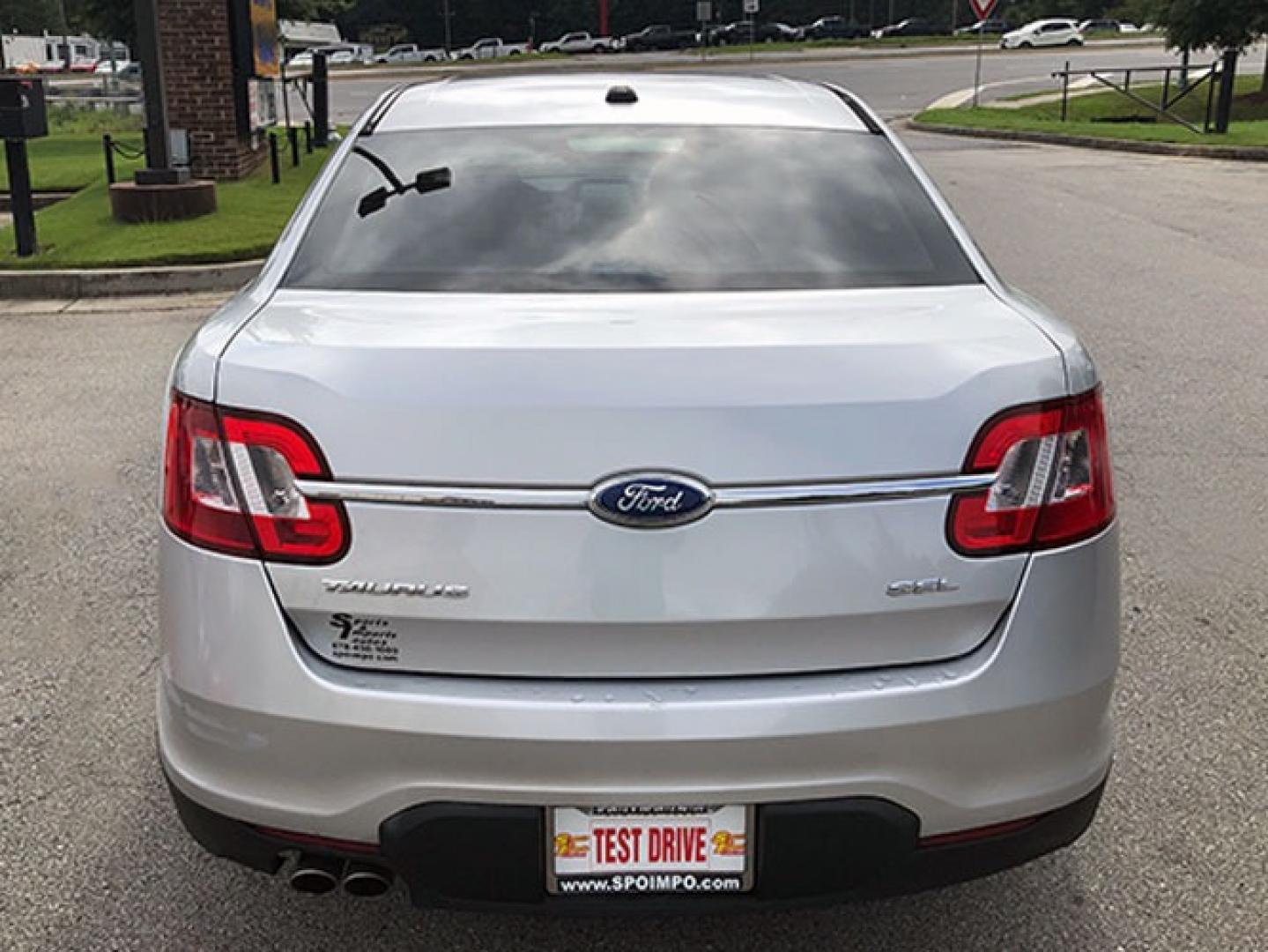 2011 Ford Taurus SEL FWD (1FAHP2EWXBG) with an 3.5L V6 DOHC 24V engine, 6-Speed Automatic transmission, located at 7710 Tara Blvd, Jonesboro, GA, 30236, (678) 450-1000, 33.544365, -84.367821 - Photo#5