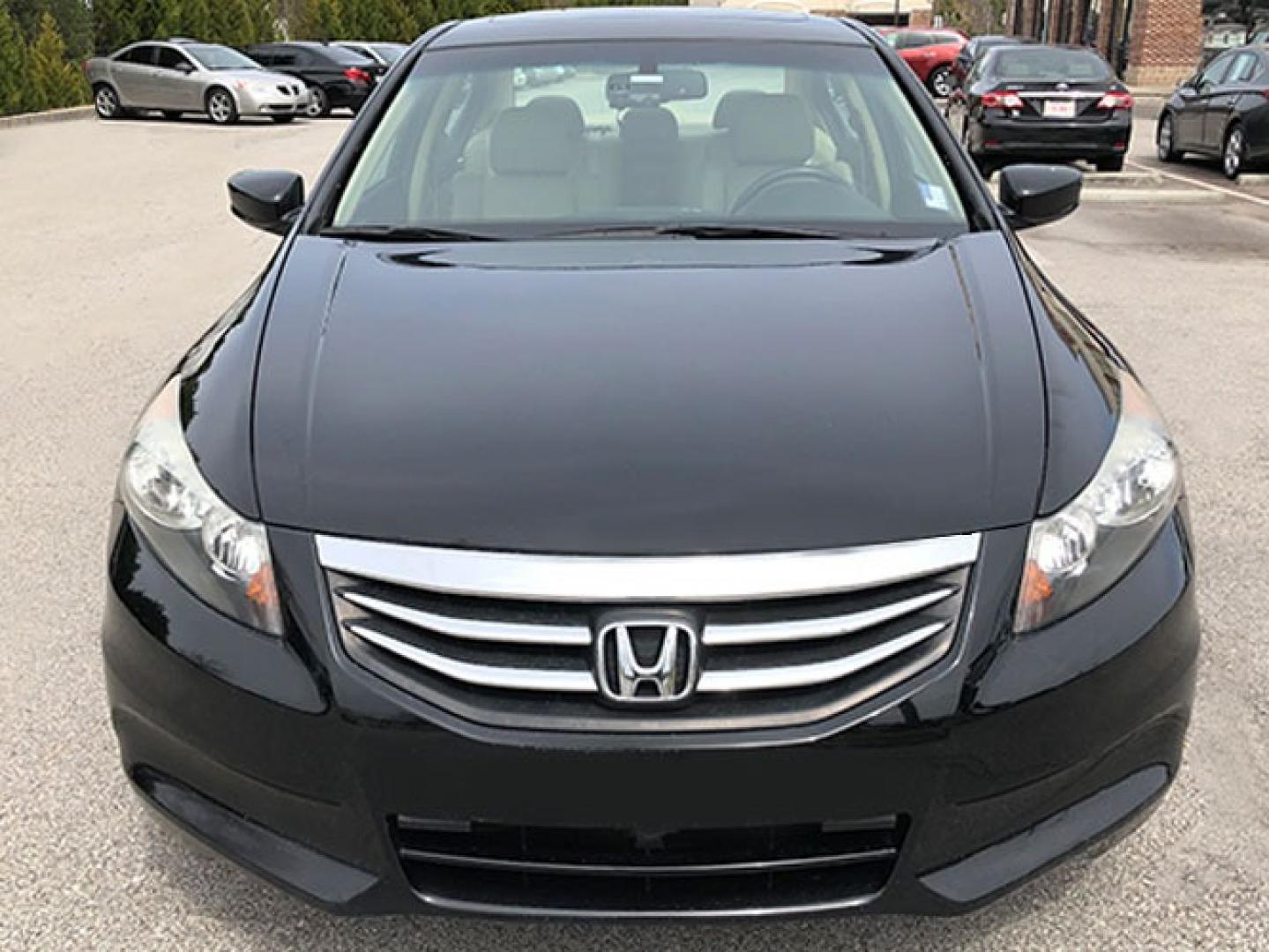 2011 Honda Accord EX-L Sedan AT (1HGCP2F80BA) with an 2.4L L4 DOHC 16V engine, 5-Speed Automatic transmission, located at 620 Jesse Jewell Pkwy, Gainesville, GA, 30501, (678) 450-1000, 34.305923, -83.809784 - Photo#1