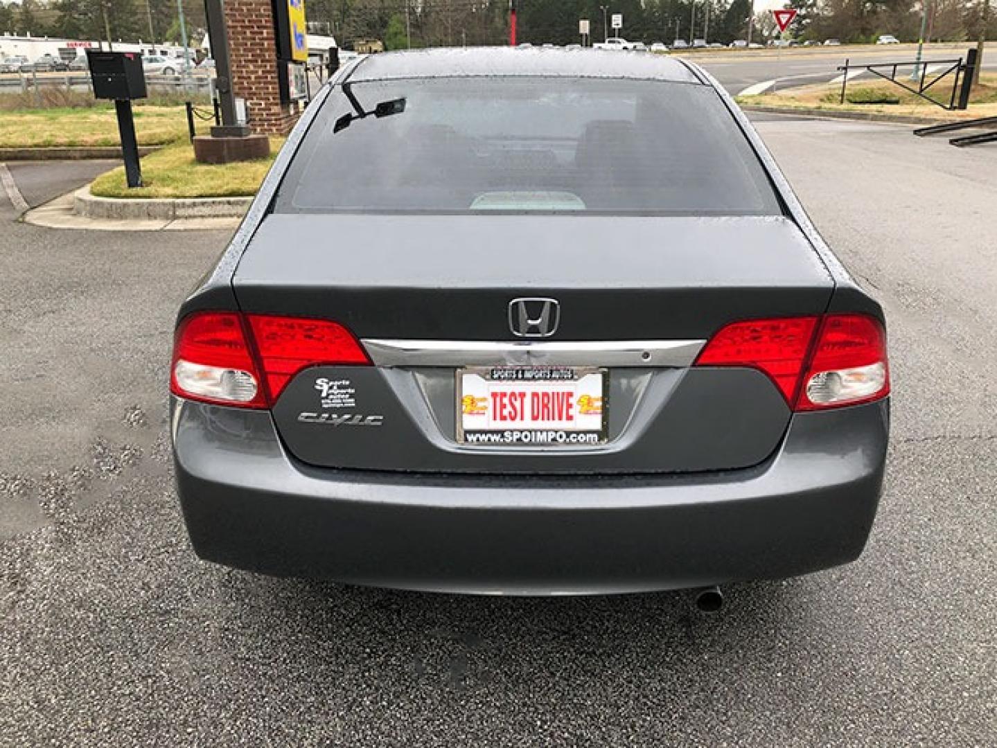 2011 Honda Civic DX-VP Sedan 5-Speed Automatic (19XFA1F34BE) with an 1.8L L4 SOHC 16V engine, 5-Speed Automatic transmission, located at 620 Jesse Jewell Pkwy, Gainesville, GA, 30501, (678) 450-1000, 34.305923, -83.809784 - Photo#4