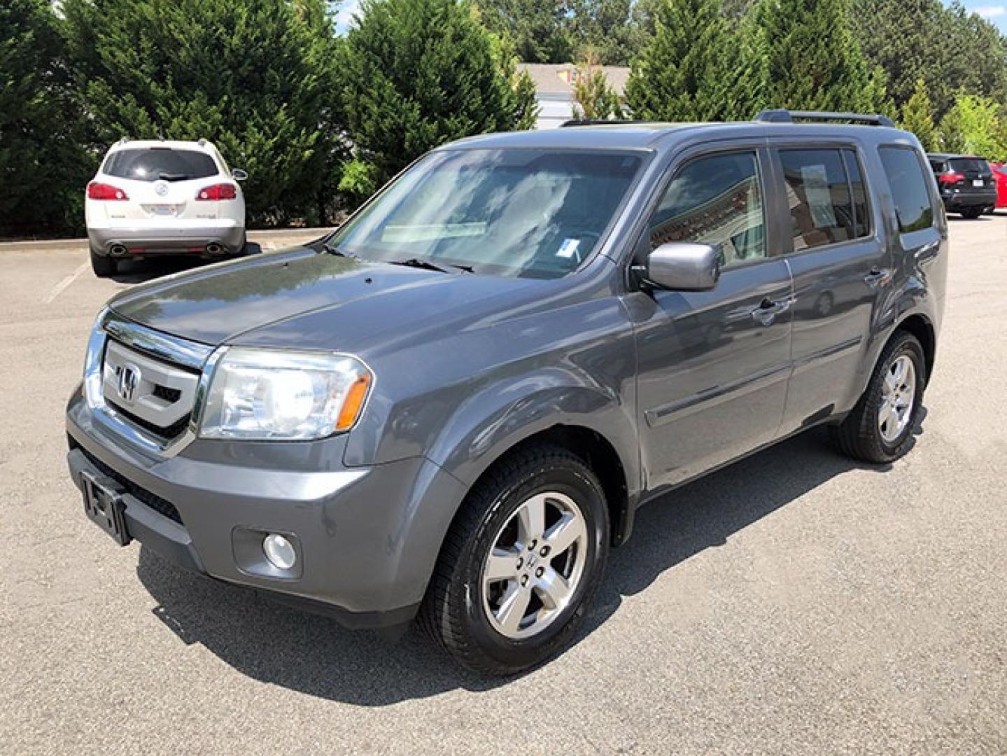 2011 Honda Pilot EX-L 2WD 5-Spd AT with DVD (5FNYF3H61BB) with an 3.5L V6 SOHC 24V engine, 5-Speed Automatic transmission, located at 7710 Tara Blvd, Jonesboro, GA, 30236, (678) 450-1000, 33.544365, -84.367821 - Photo#2