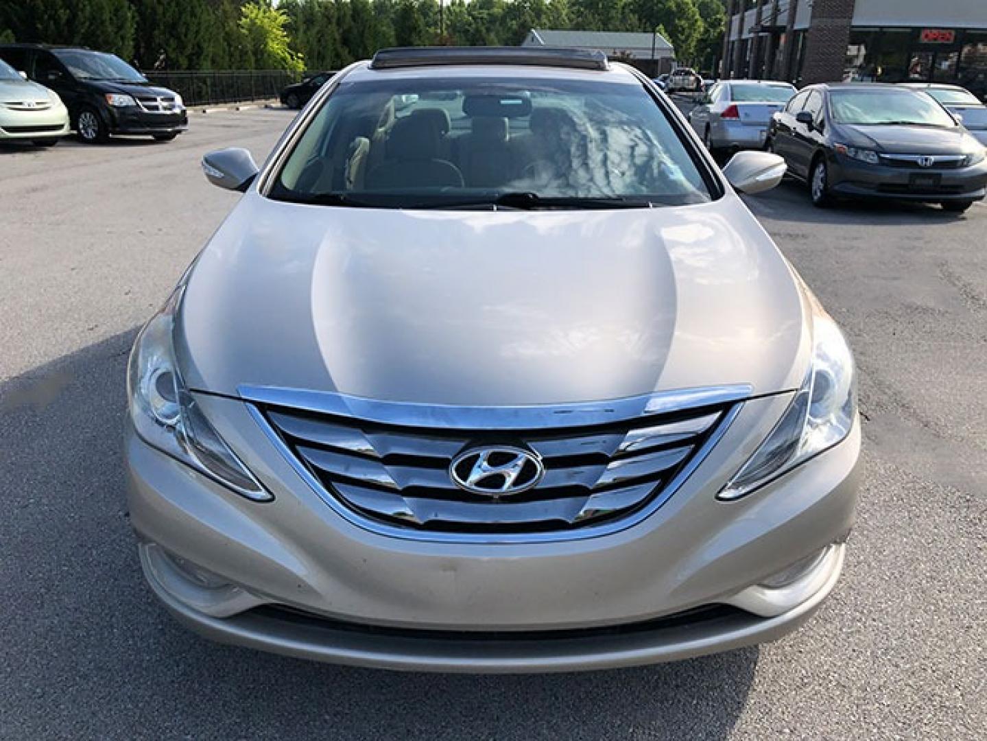 2011 Hyundai Sonata Limited Auto (5NPEC4AC2BH) with an 2.4L L4 DOHC 16V engine, 5-Speed Automatic transmission, located at 7710 Tara Blvd, Jonesboro, GA, 30236, (678) 450-1000, 33.544365, -84.367821 - Photo#7