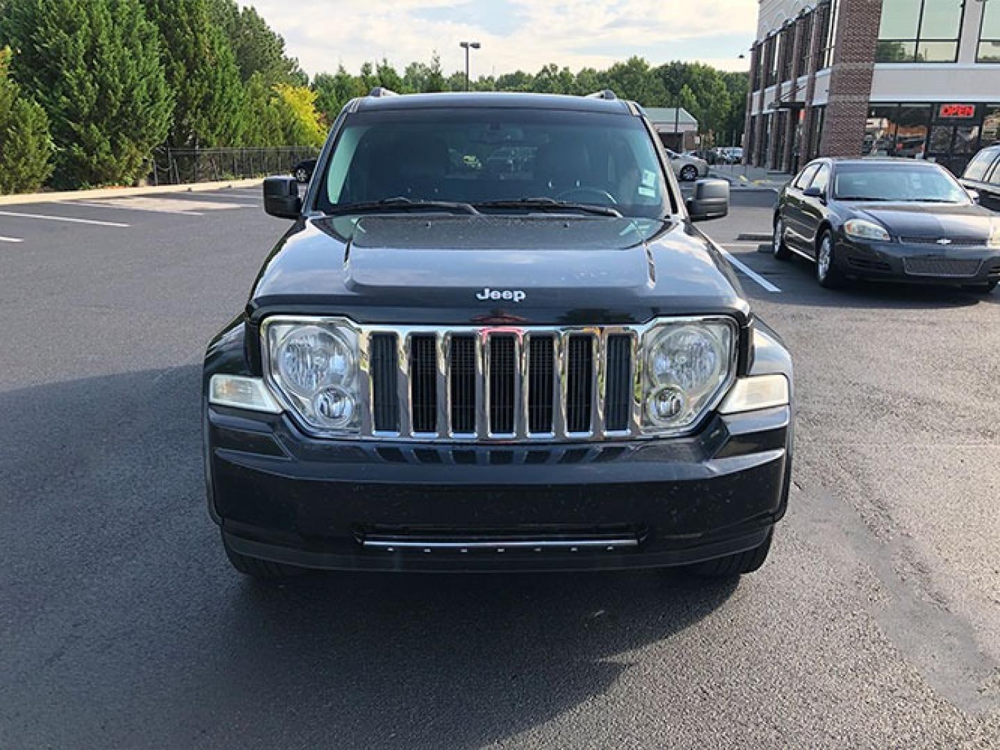 2011 Jeep Liberty Limited 2WD (1J4PP5GK3BW) with an 3.7L V6 SOHC 12V engine, 4-Speed Automatic transmission, located at 7710 Tara Blvd, Jonesboro, GA, 30236, (678) 450-1000, 33.544365, -84.367821 - Photo#1