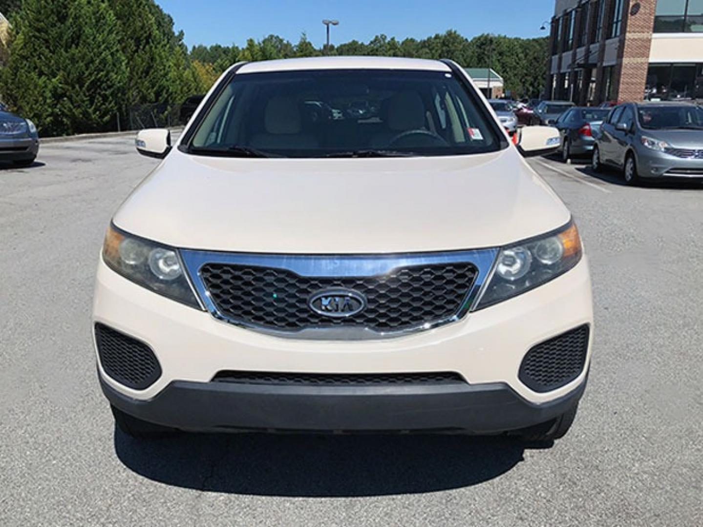 2011 Kia Sorento LX 2WD (5XYKT3A16BG) with an 2.4L L4 DOHC 16V engine, 6-Speed Automatic transmission, located at 7710 Tara Blvd, Jonesboro, GA, 30236, (678) 450-1000, 33.544365, -84.367821 - Photo#1