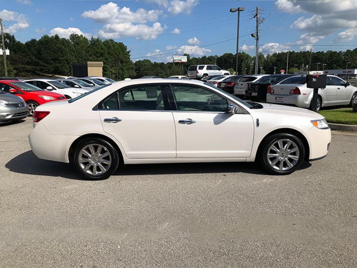 2011 Lincoln MKZ FWD (3LNHL2GC2BR) with an 3.5L V6 DOHC 24V engine, 6-Speed Automatic transmission, located at 7710 Tara Blvd, Jonesboro, GA, 30236, (678) 450-1000, 33.544365, -84.367821 - Photo#7