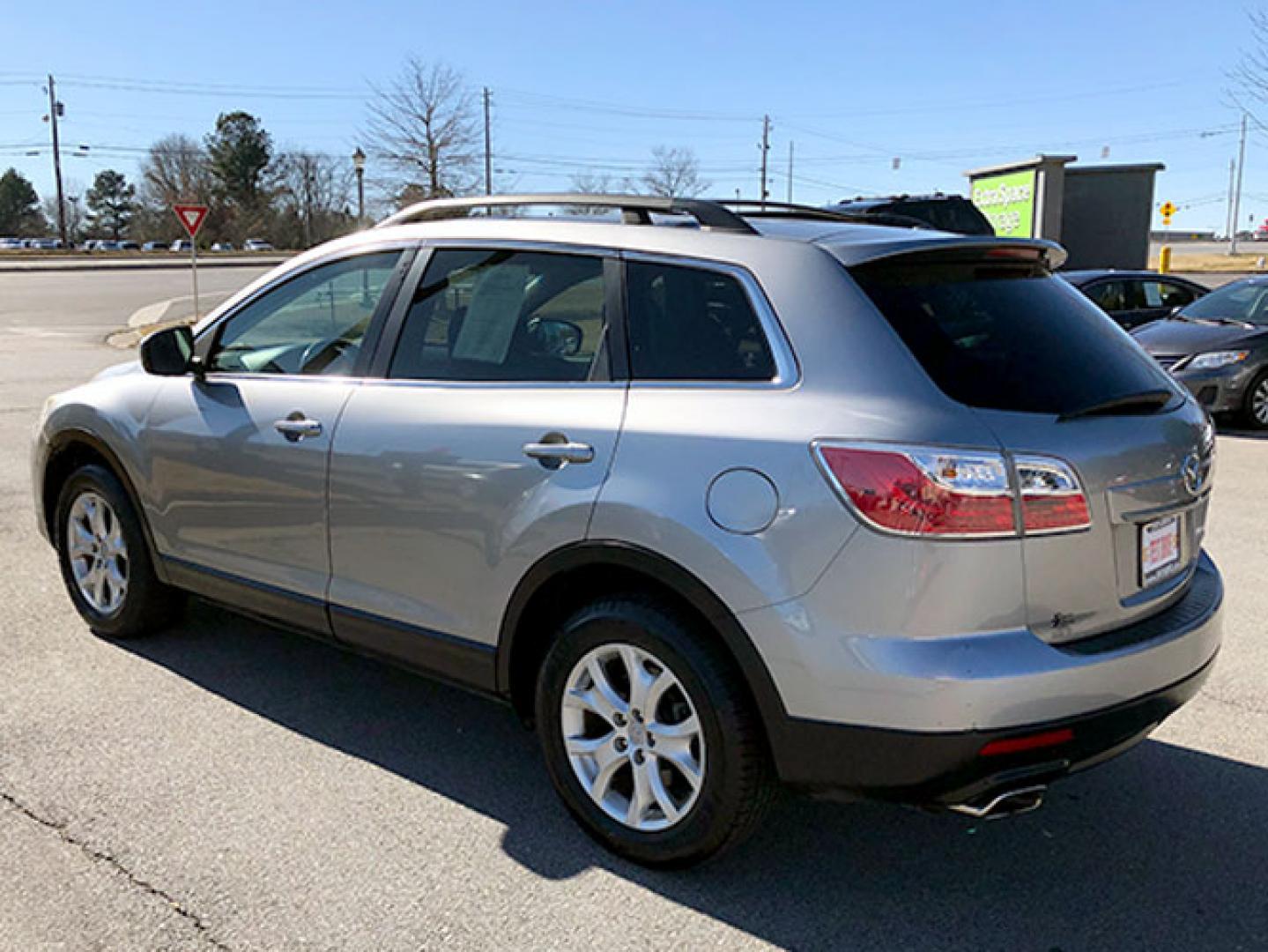 2011 Mazda CX-9 Touring (JM3TB2CA5B0) with an 3.7L V6 DOHC 24V engine, 6-Speed Automatic transmission, located at 620 Jesse Jewell Pkwy, Gainesville, GA, 30501, (678) 450-1000, 34.305923, -83.809784 - Photo#4