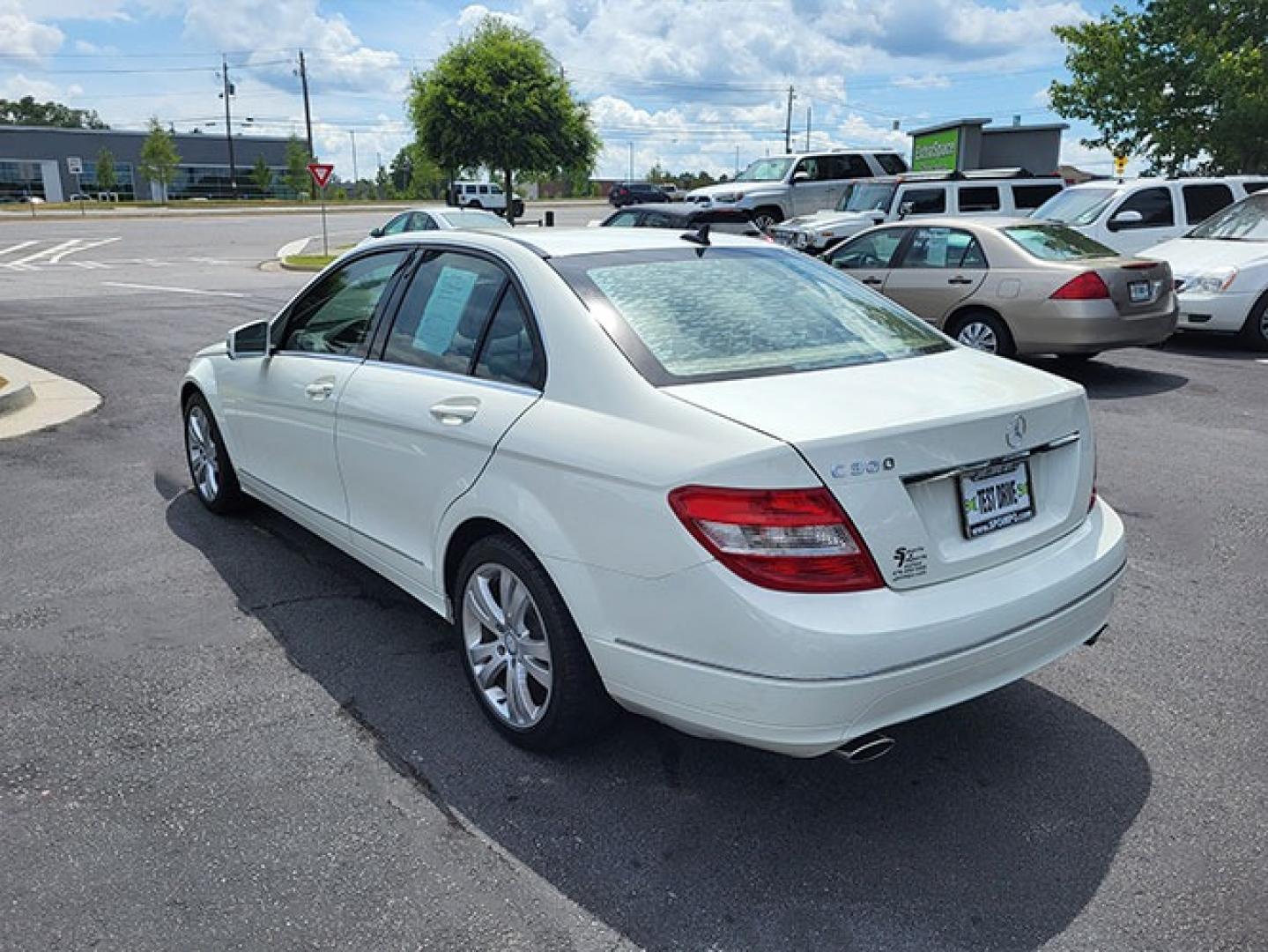 2011 Mercedes-Benz C-Class C300 Luxury Sedan (WDDGF5EB0BR) with an 3.0L V6 DOHC 24V engine, 7-Speed Automatic transmission, located at 4247 Buford Drive NE, Buford, GA, 30518, (678) 450-1000, 34.086857, -83.993004 - Photo#4