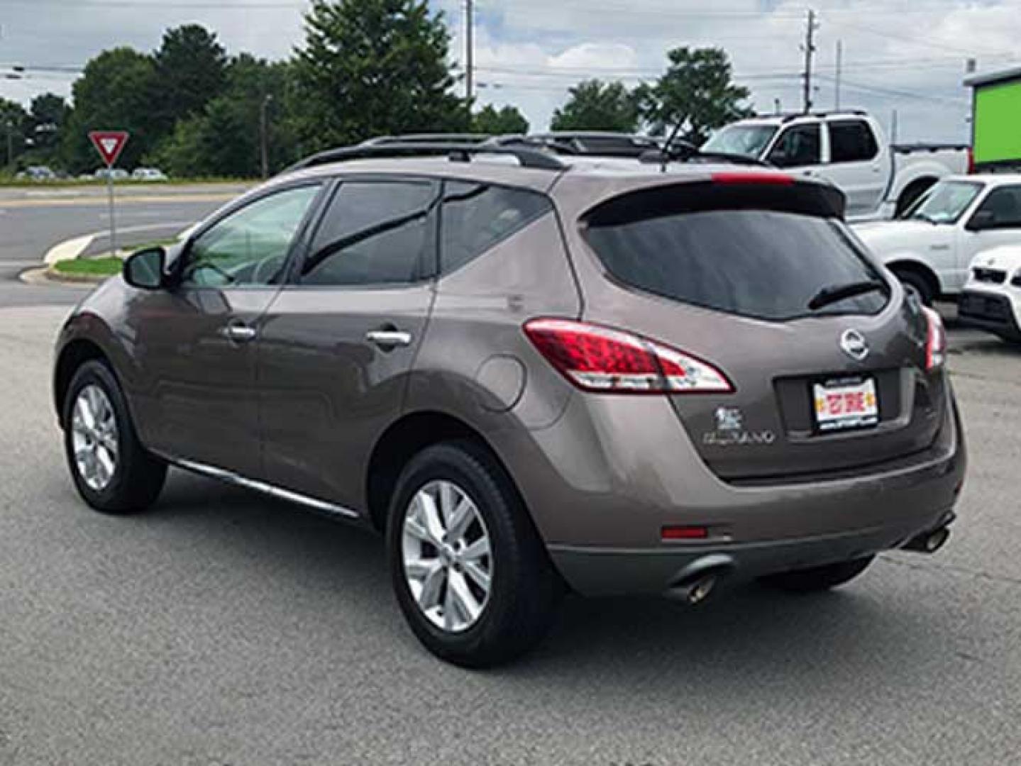 2011 Nissan Murano LE (JN8AZ1MU6BW) with an 3.5L V6 DOHC 24V engine, CVT transmission, located at 620 Jesse Jewell Pkwy, Gainesville, GA, 30501, (678) 450-1000, 34.305923, -83.809784 - Photo#4