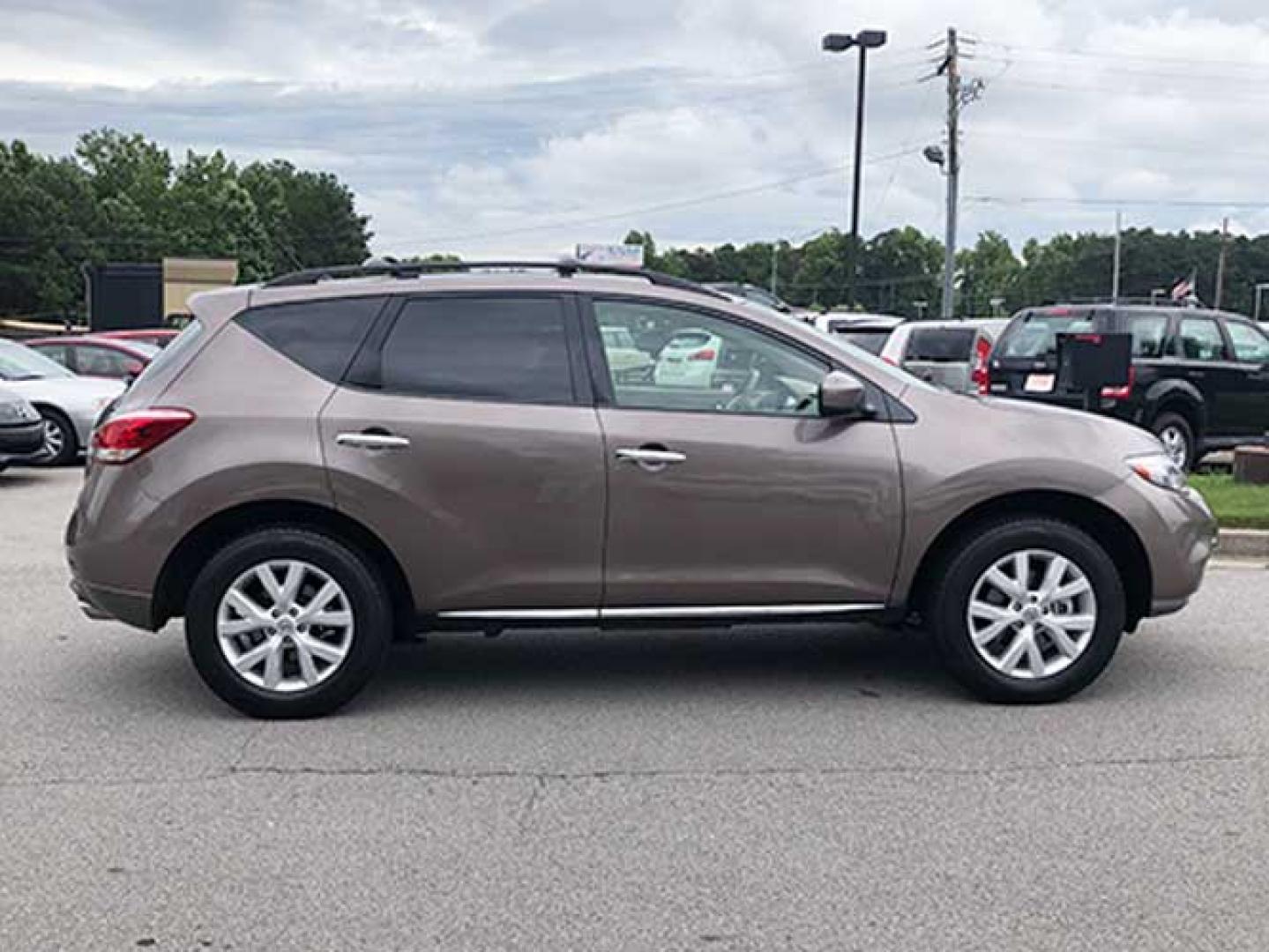 2011 Nissan Murano LE (JN8AZ1MU6BW) with an 3.5L V6 DOHC 24V engine, CVT transmission, located at 620 Jesse Jewell Pkwy, Gainesville, GA, 30501, (678) 450-1000, 34.305923, -83.809784 - Photo#7