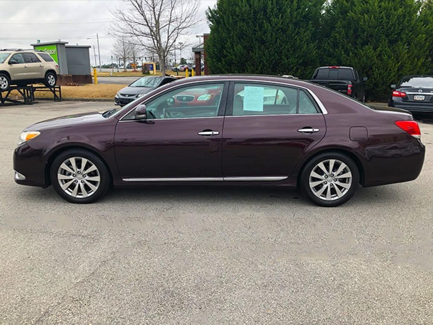 2011 Toyota Avalon Base (4T1BK3DB8BU) with an 3.5L V6 DOHC 24V engine, 6-Speed Automatic transmission, located at 7710 Tara Blvd, Jonesboro, GA, 30236, (678) 450-1000, 33.544365, -84.367821 - Photo#3