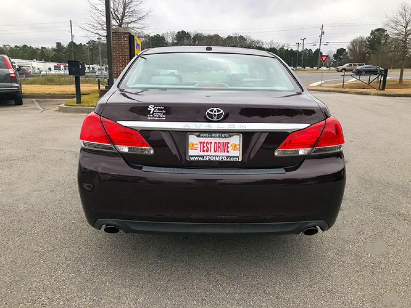 2011 Toyota Avalon Base (4T1BK3DB8BU) with an 3.5L V6 DOHC 24V engine, 6-Speed Automatic transmission, located at 7710 Tara Blvd, Jonesboro, GA, 30236, (678) 450-1000, 33.544365, -84.367821 - Photo#5